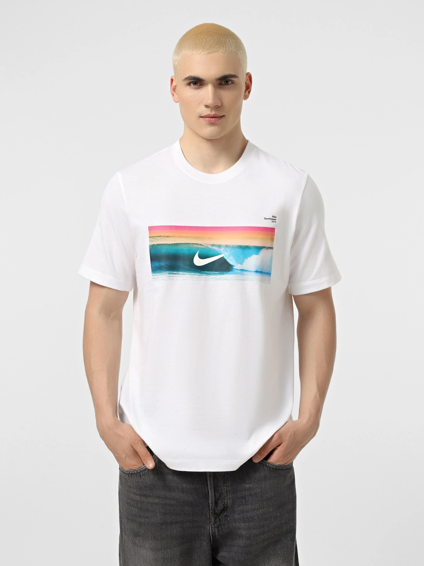 Футболки и поло NIKE SPORTSWEAR модель HJ0760-100 Футболки и поло NIKE SPORTSWEAR модель HJ0760-100 Фото