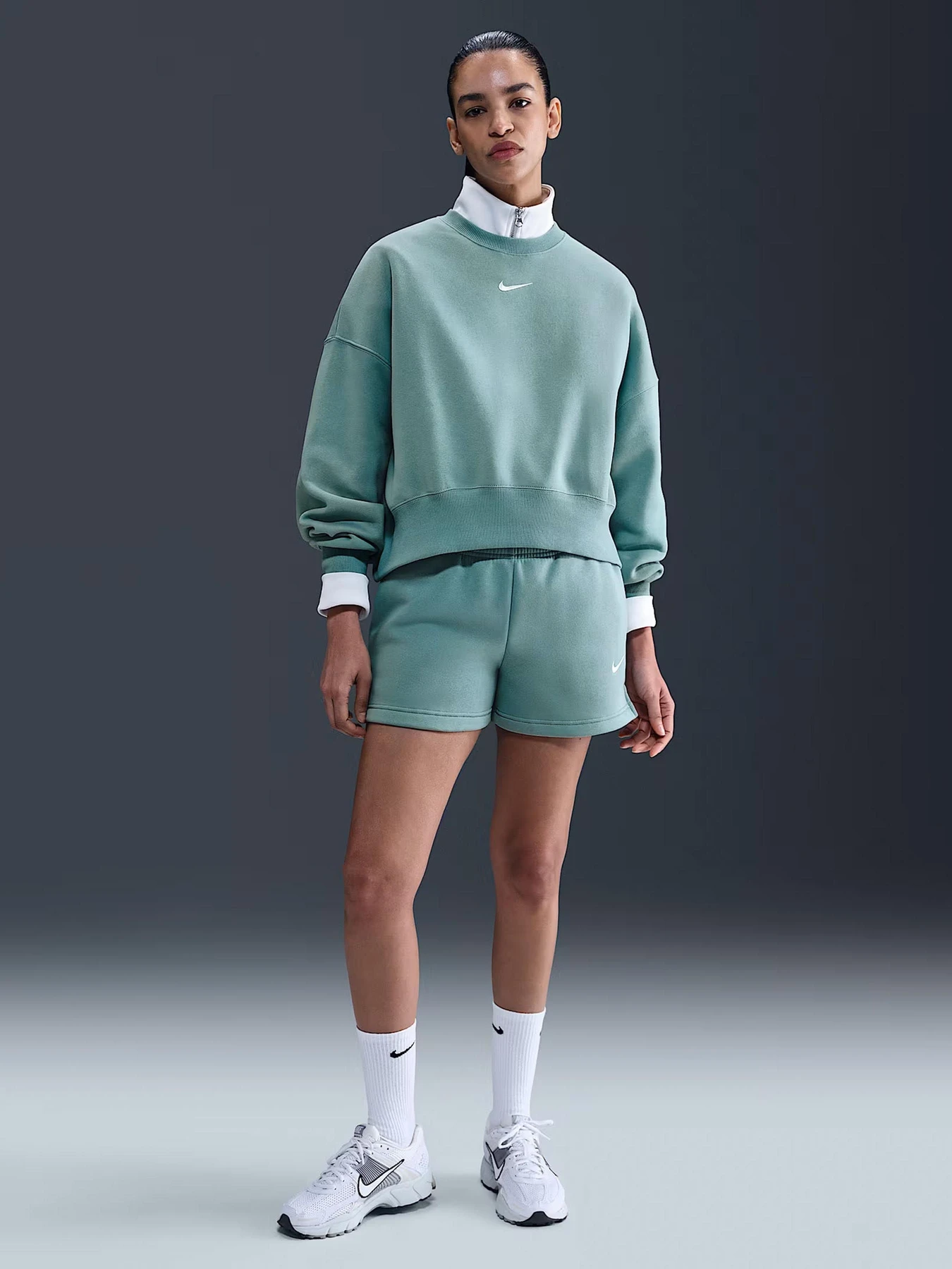 Худі та світшоти NIKE SPORTSWEAR PHOENIX FLEECE модель DQ5761-017 Худі та світшоти NIKE SPORTSWEAR PHOENIX FLEECE модель DQ5761-017 Фото