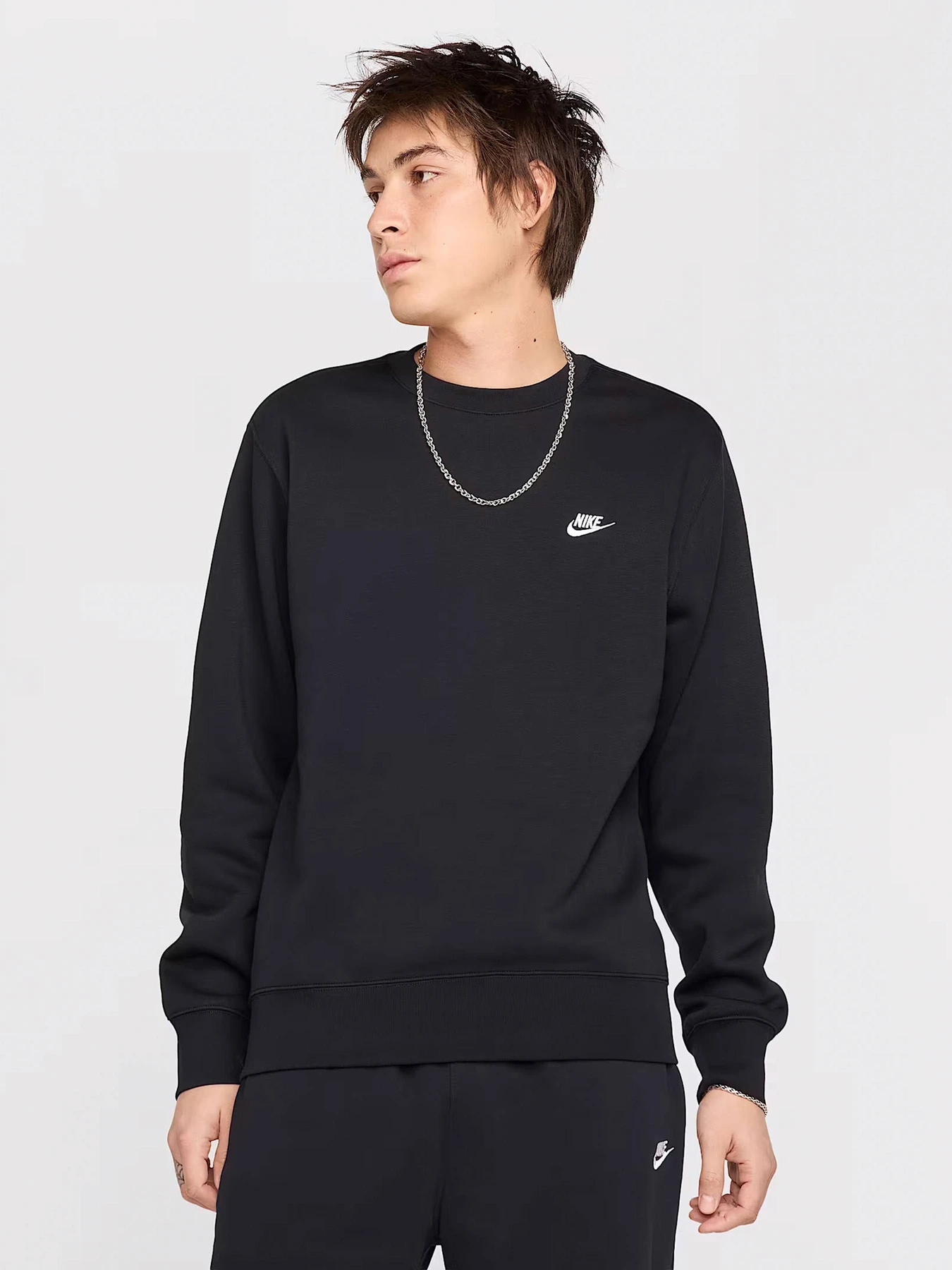 Худи и свитшоты NIKE CLUB MEN'S FLEECE CREW модель FN3886-010 Фото