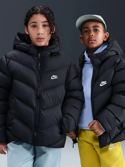Куртки и дубленки NIKE Sportswear All Day Play
Older Kids' Therma-FIT Loose-Fit Puffer Jacket модель HQ4976-010 Фото