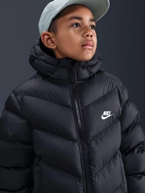 Куртки и дубленки NIKE Sportswear All Day Play
Older Kids' Therma-FIT Loose-Fit Puffer Jacket модель HQ4976-010 Фото