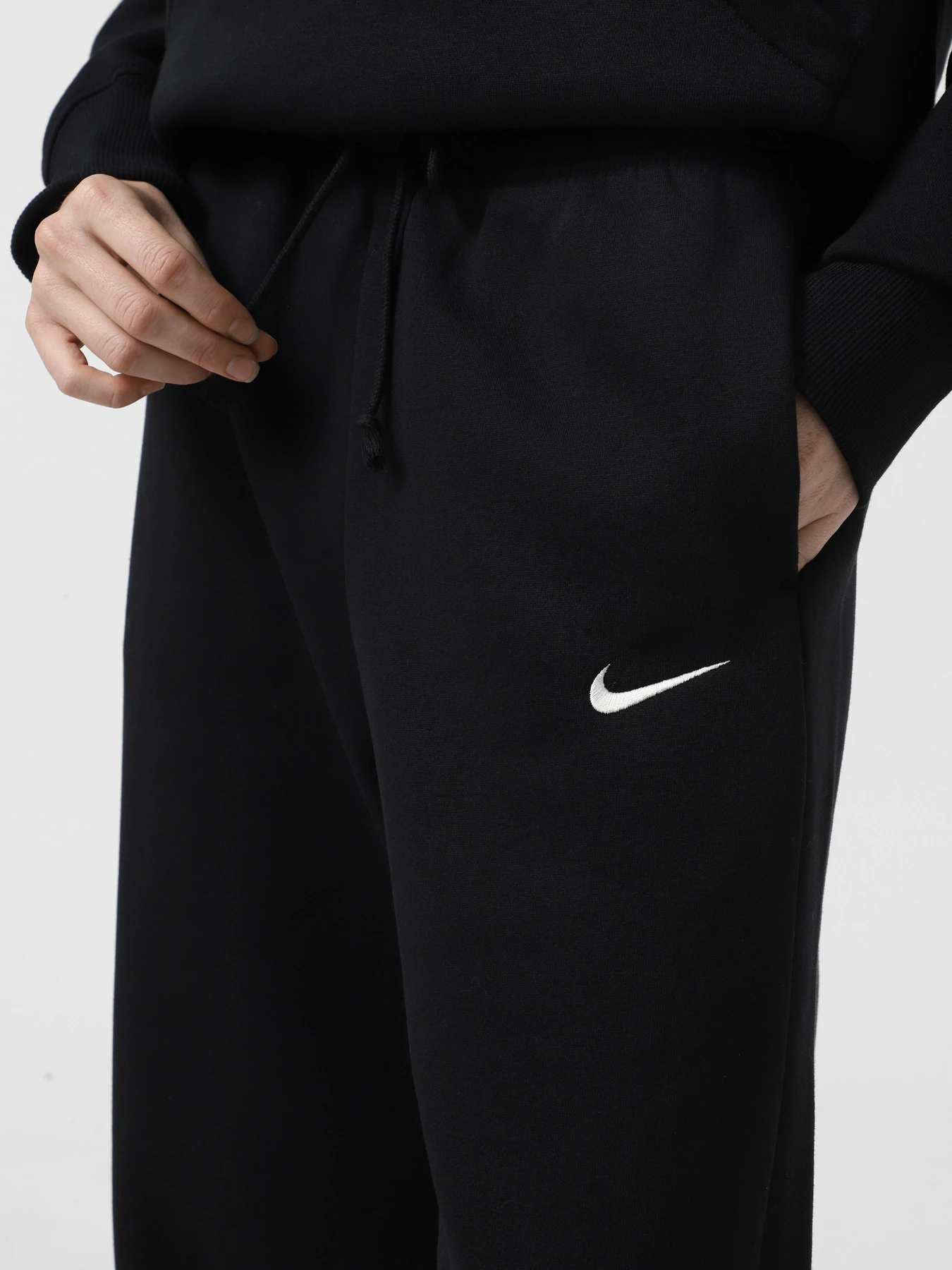 Штани NIKE SPORTSWEAR PHOENIX FLEECE модель IH1011-010 Штани NIKE SPORTSWEAR PHOENIX FLEECE модель IH1011-010 Фото