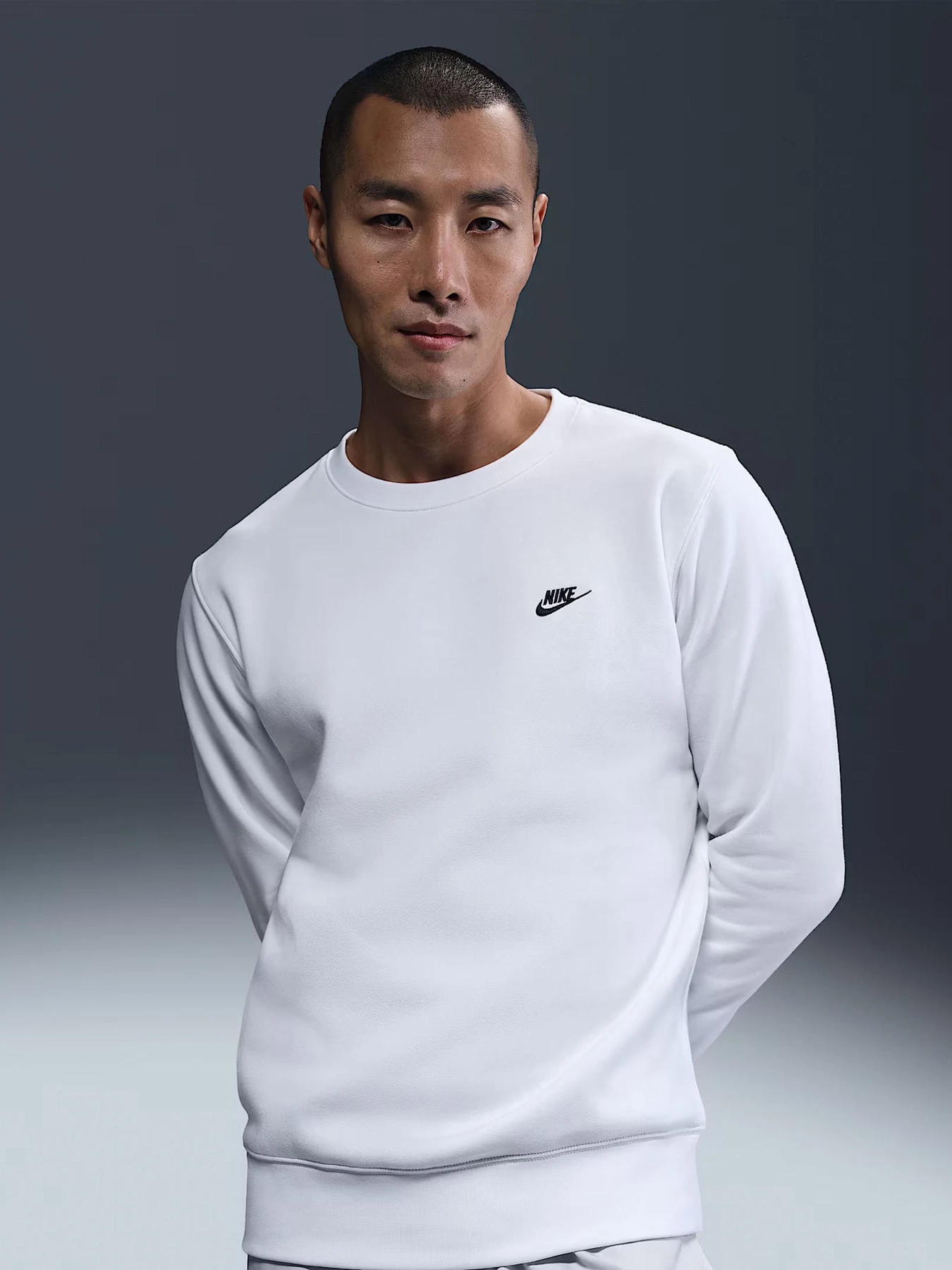 Худи и свитшоты NIKE CLUB модель FN3886-100 Худи и свитшоты NIKE CLUB модель FN3886-100 Фото