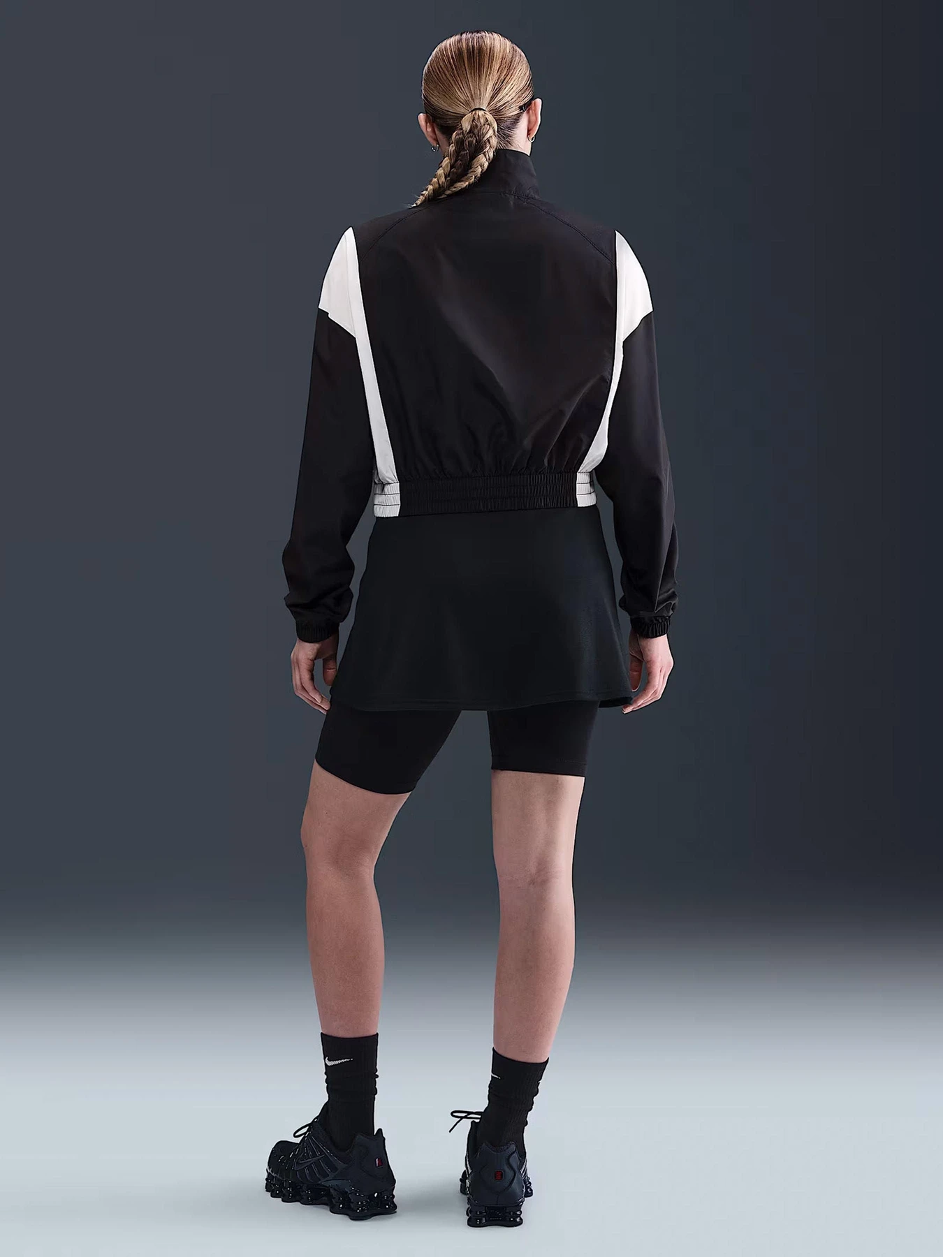Худи и свитшоты NIKE SPORTSWEAR модель IH8478-010 Худи и свитшоты NIKE SPORTSWEAR модель IH8478-010 Фото