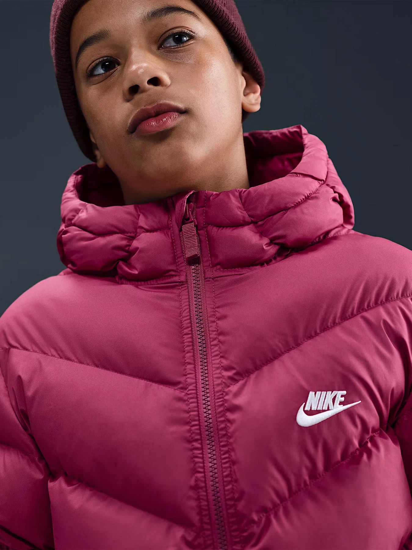Куртки та дублянки NIKE K NSW TF ADP PUFFER модель HQ4976-634 Куртки та дублянки NIKE K NSW TF ADP PUFFER модель HQ4976-634 Фото