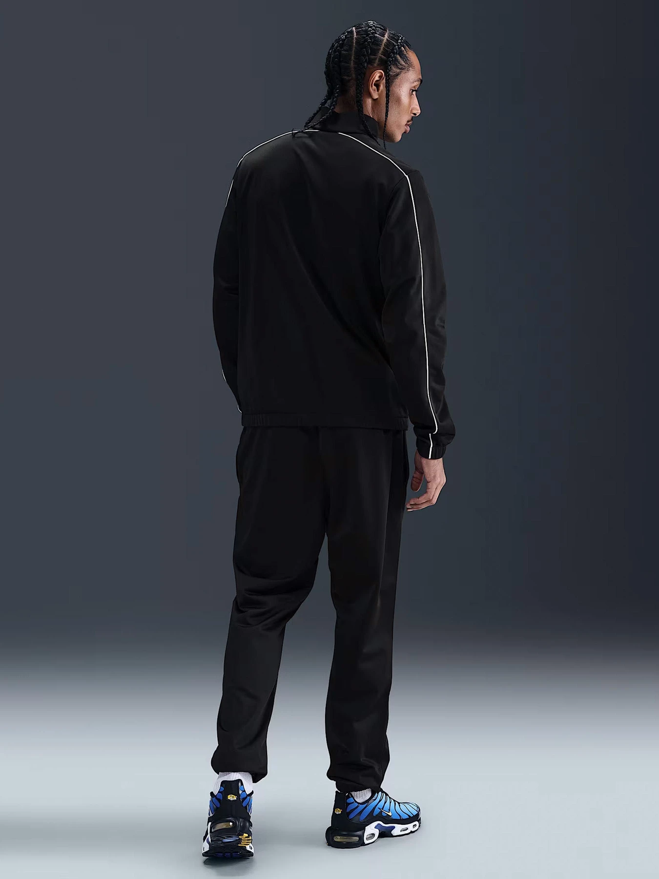 Костюмы NIKE M NK CLUB PK TRK SUIT модель HV1444-010 Костюмы NIKE M NK CLUB PK TRK SUIT модель HV1444-010 Фото