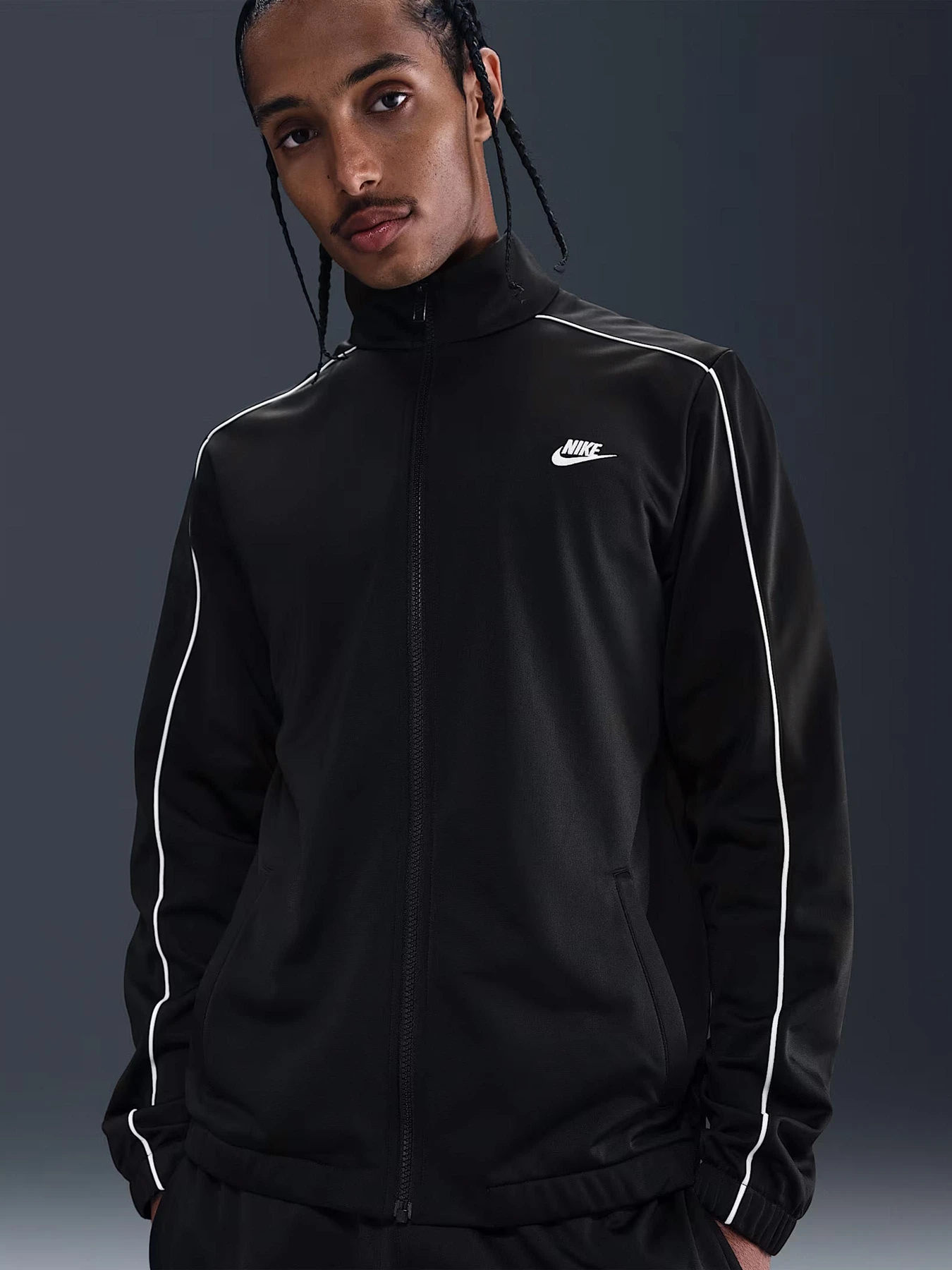 Костюмы NIKE M NK CLUB PK TRK SUIT модель HV1444-010 Костюмы NIKE M NK CLUB PK TRK SUIT модель HV1444-010 Фото