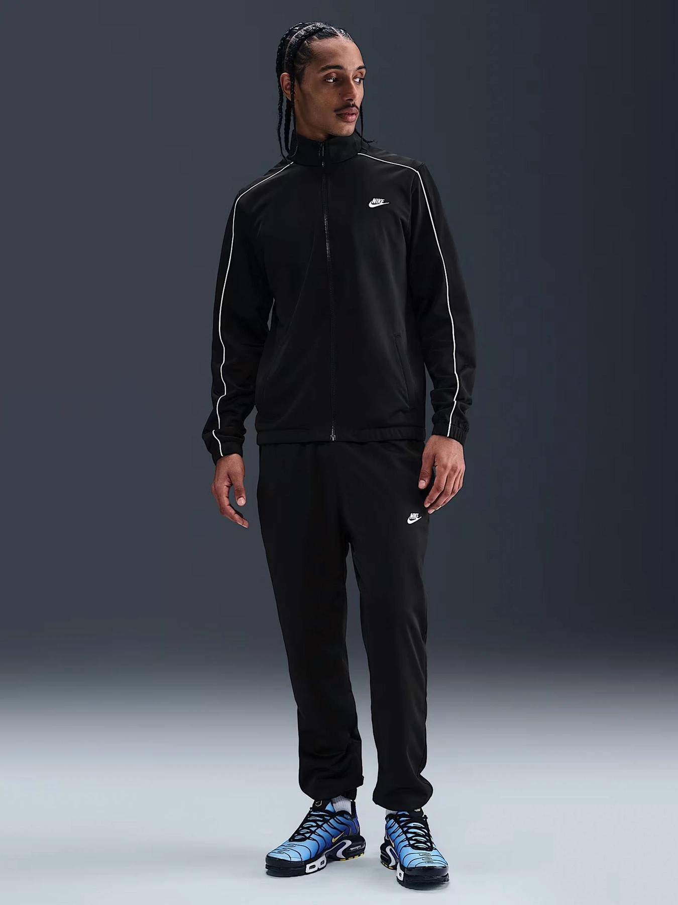 Костюмы NIKE M NK CLUB PK TRK SUIT модель HV1444-010 Костюмы NIKE M NK CLUB PK TRK SUIT модель HV1444-010 Фото
