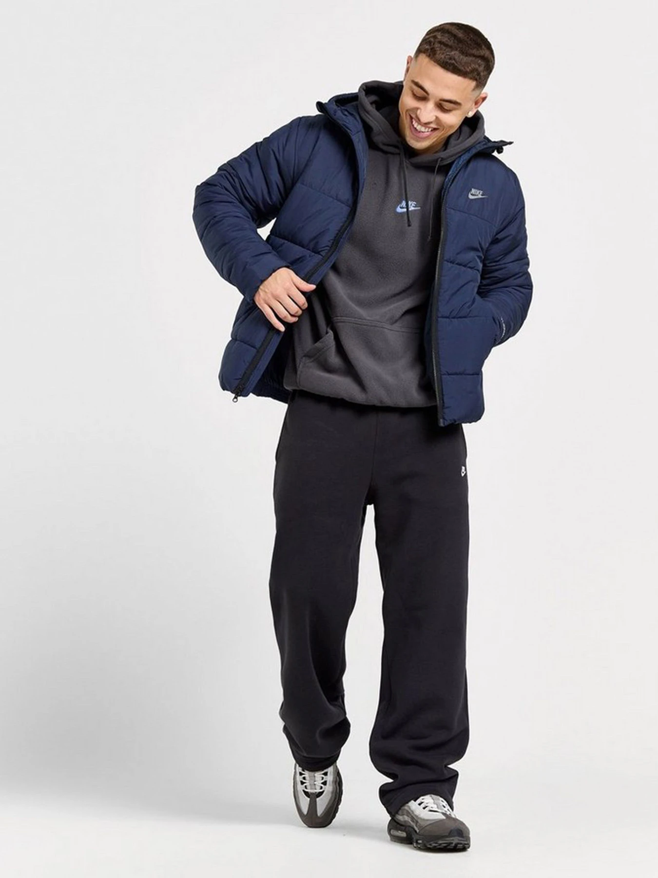 Куртки та дублянки NIKE NSW OW SYN FILL модель HF6825-451 Куртки та дублянки NIKE NSW OW SYN FILL модель HF6825-451 Фото