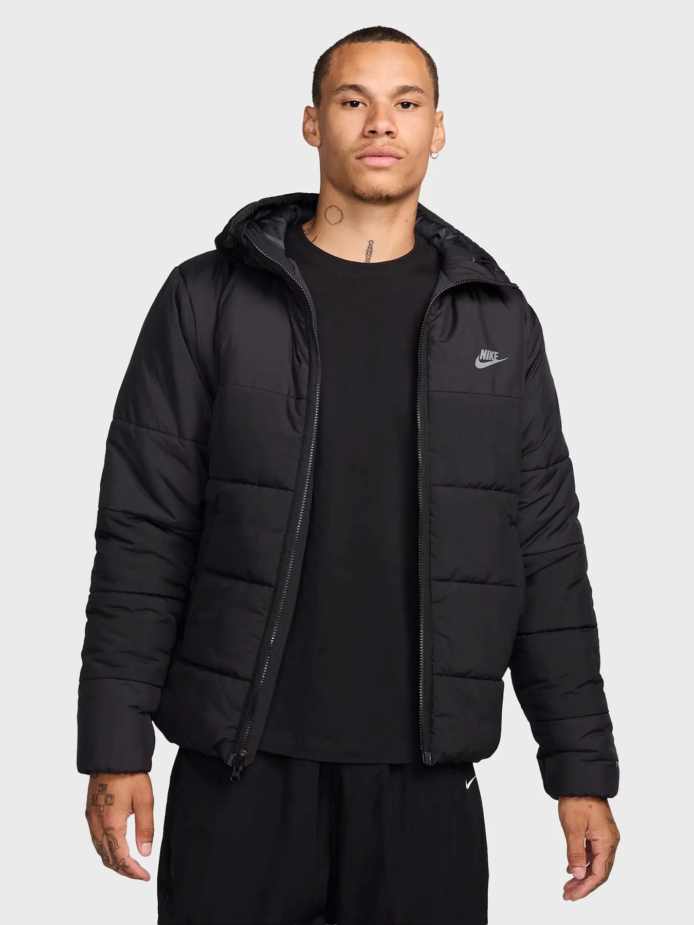 Куртки и дубленки NIKE OW SYN FILL модель HF6825-010 Куртки и дубленки NIKE OW SYN FILL модель HF6825-010 Фото