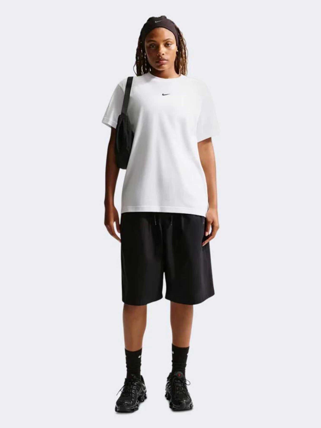 Футболки и поло NIKE NSW CLASSIC SS TEE модель IH7601-100 Футболки и поло NIKE NSW CLASSIC SS TEE модель IH7601-100 Фото