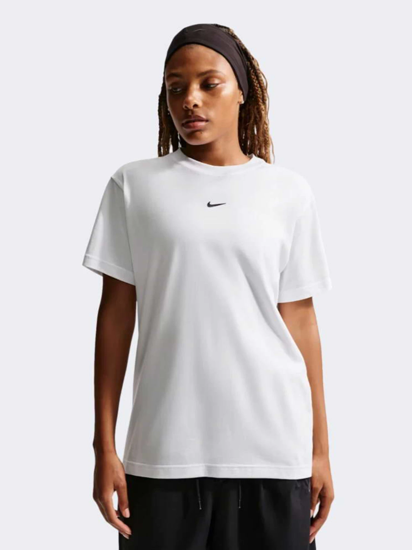 Футболки и поло NIKE NSW CLASSIC SS TEE модель IH7601-100 Футболки и поло NIKE NSW CLASSIC SS TEE модель IH7601-100 Фото