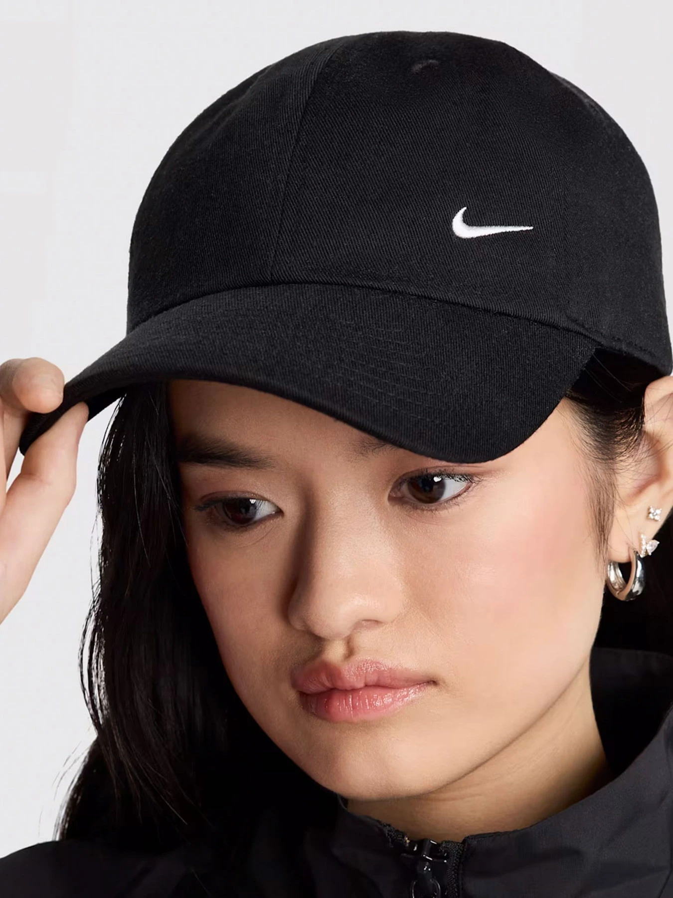 Шапки и кепки NIKE CLUB U CB SM SWSH L модель FZ5698-010 Шапки и кепки NIKE CLUB U CB SM SWSH L модель FZ5698-010 Фото