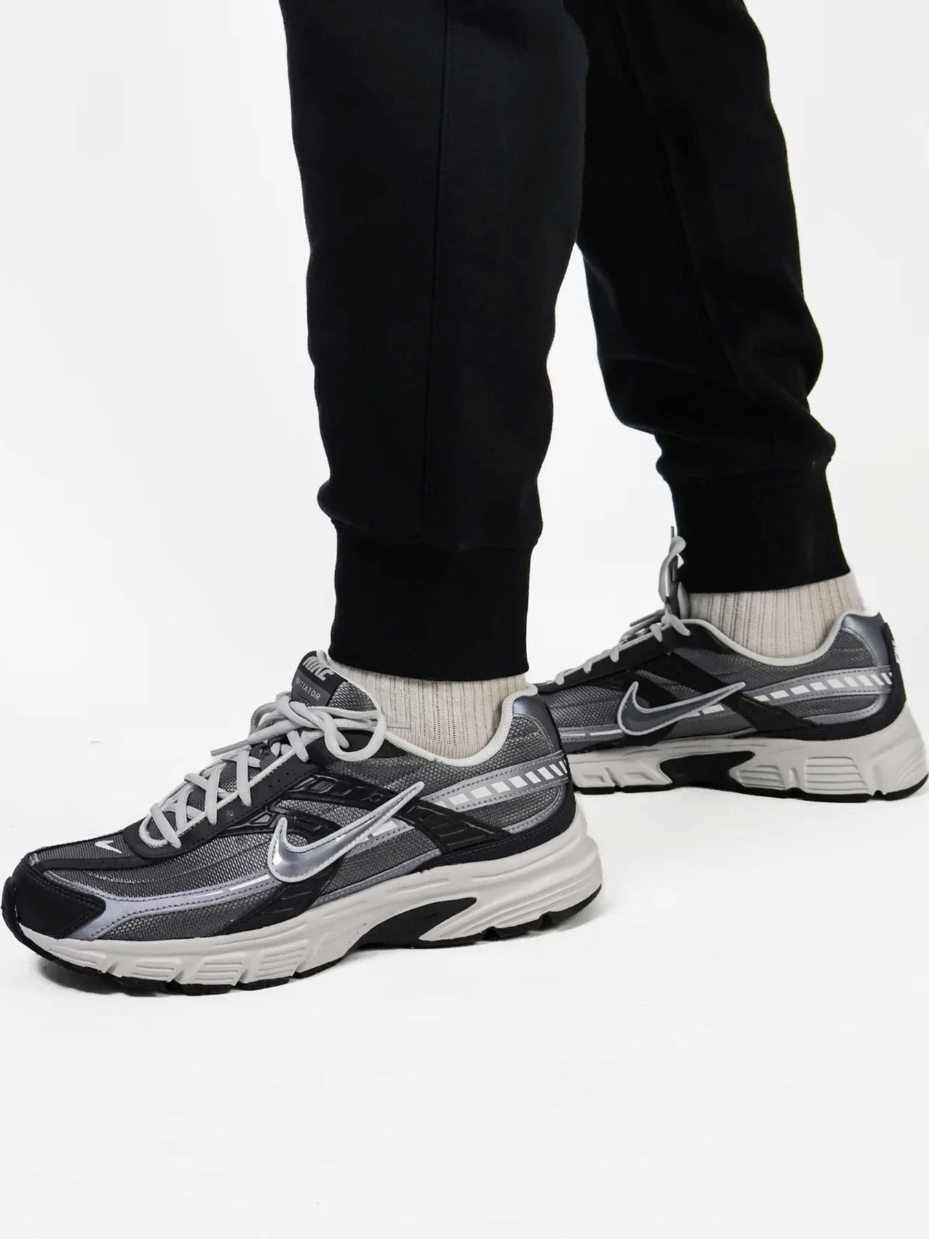 Брюки NIKE 0CLUB BB модель FN3787-010 Брюки NIKE 0CLUB BB модель FN3787-010 Фото
