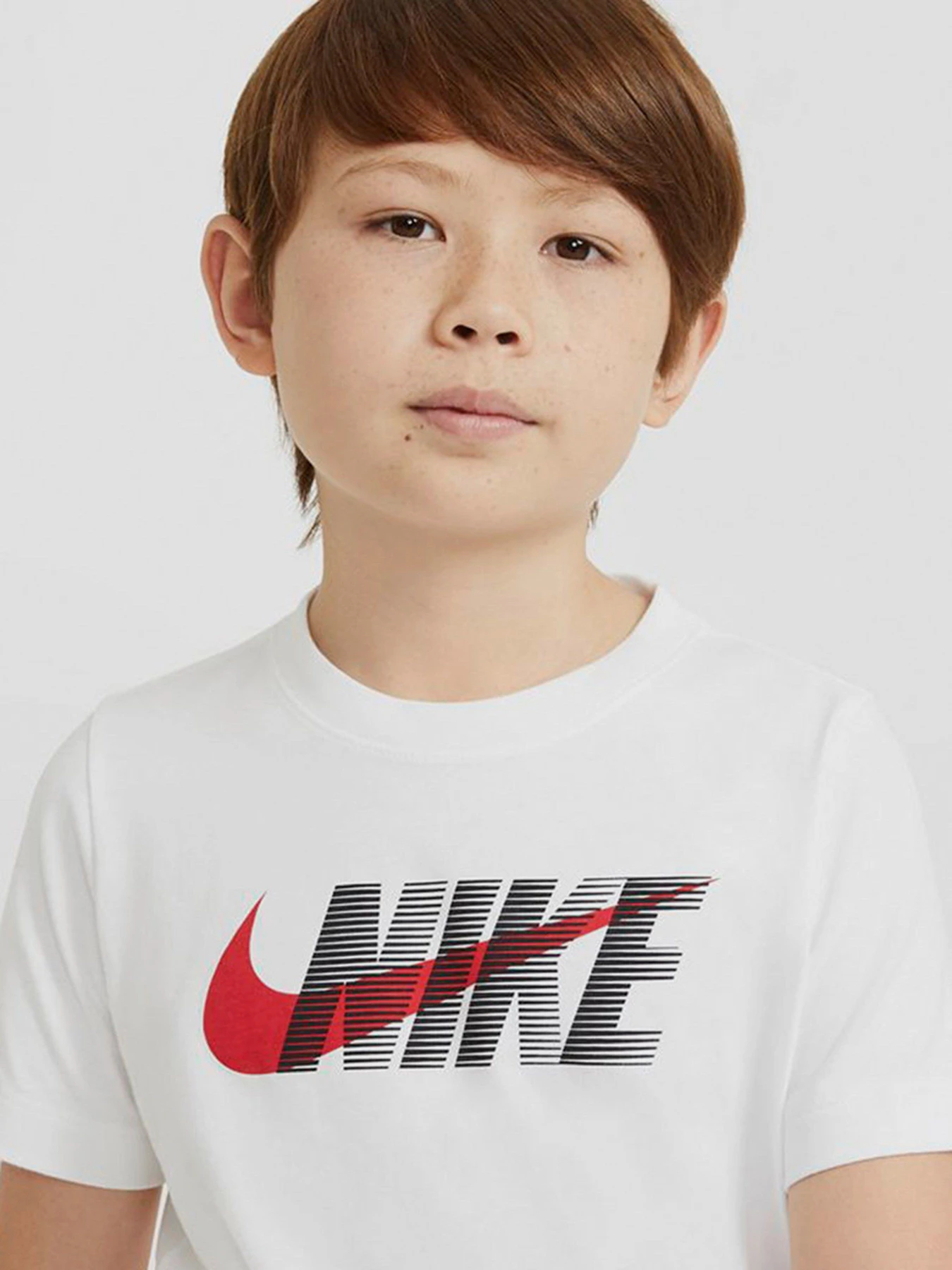 Футболки и поло NIKE Swoosh модель DC7796-100 Футболки и поло NIKE Swoosh модель DC7796-100 Фото