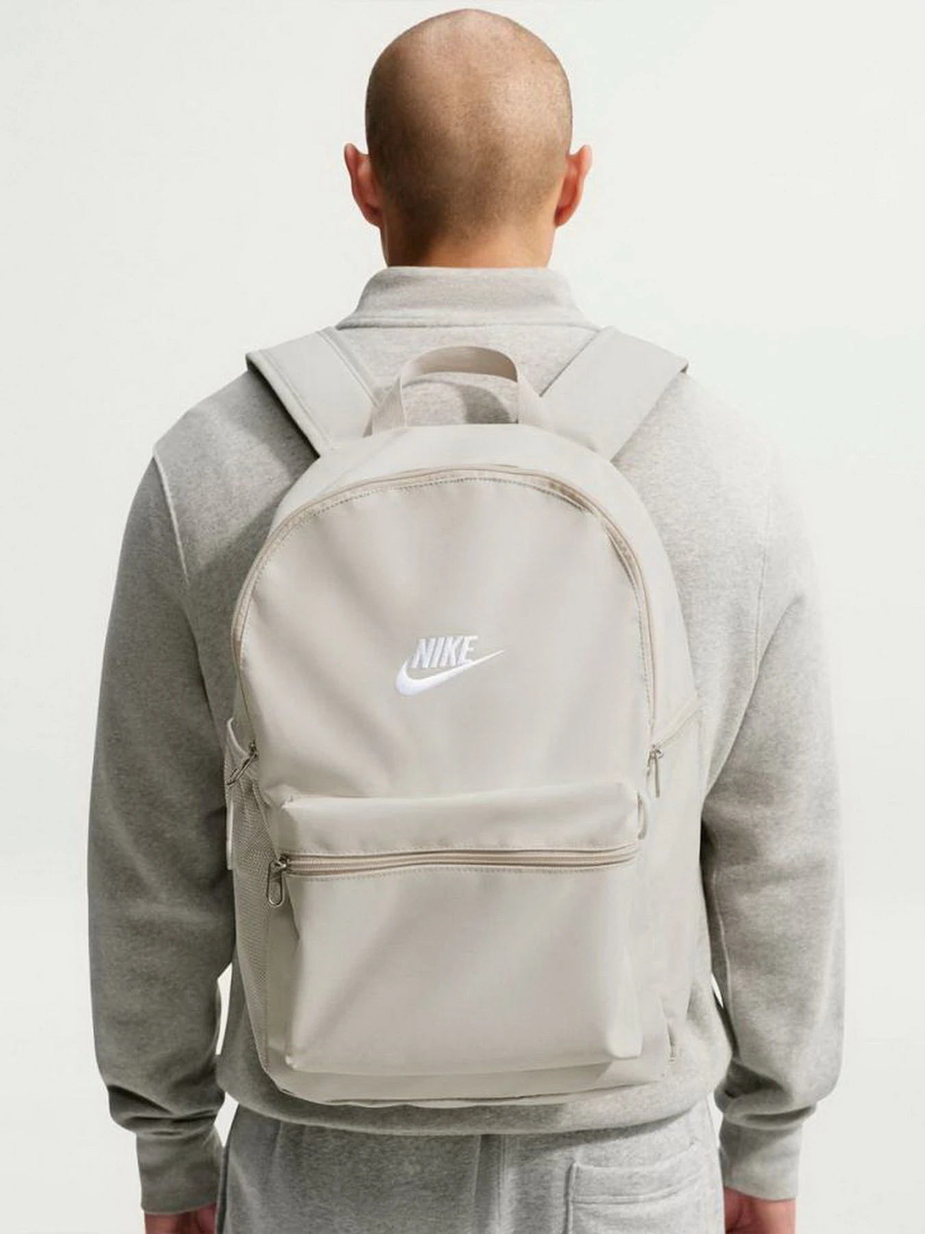 Рюкзаки NIKE HERITAGE 2.0 23L модель IB4343-072 Рюкзаки NIKE HERITAGE 2.0 23L модель IB4343-072 Фото