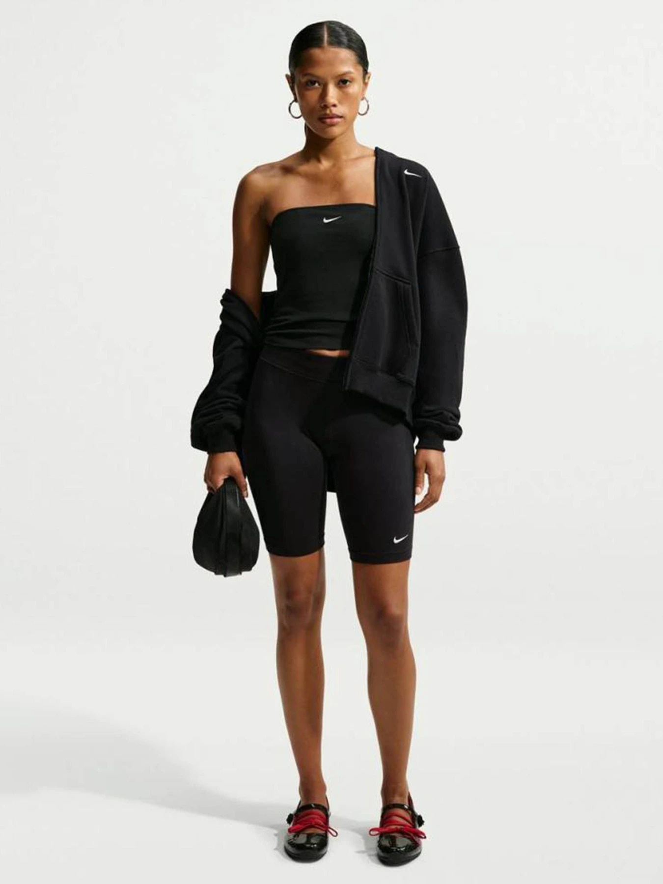 Худі та світшоти NIKE SPORTSWEAR PHOENIX FLEECE модель IM8084-001 Худі та світшоти NIKE SPORTSWEAR PHOENIX FLEECE модель IM8084-001 Фото