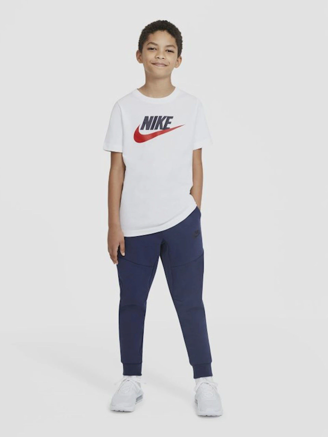 Футболки и поло NIKE Sportswear модель AR5252-107 Футболки и поло NIKE Sportswear модель AR5252-107 Фото