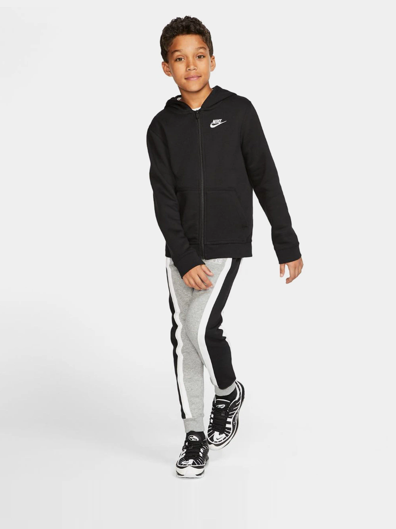 Худи и свитшоты NIKE Sportswear Club модель BV3699-010 Фото