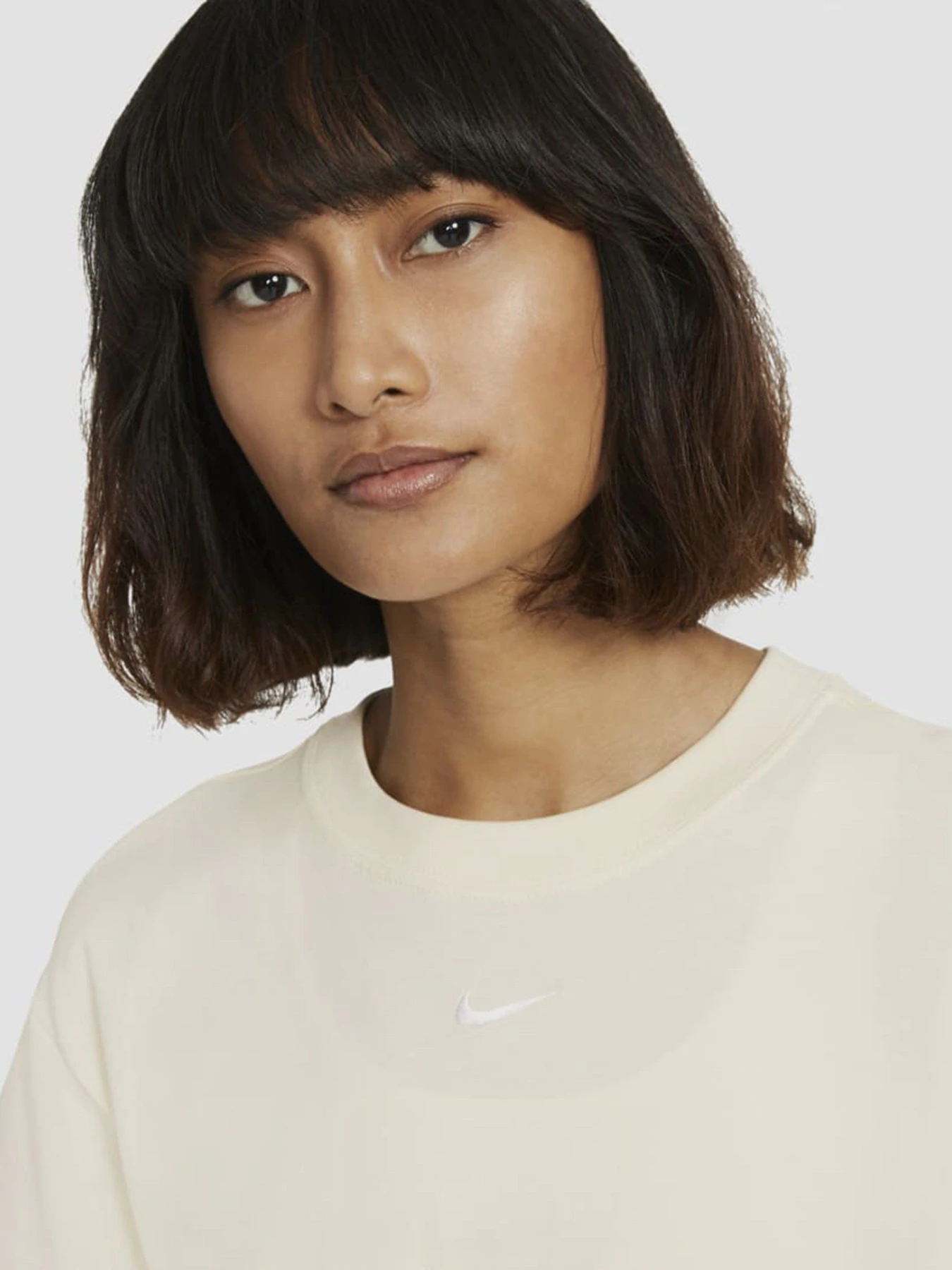 Платья NIKE Sportswear Essential модель CJ2242-113 Платья NIKE Sportswear Essential модель CJ2242-113 Фото