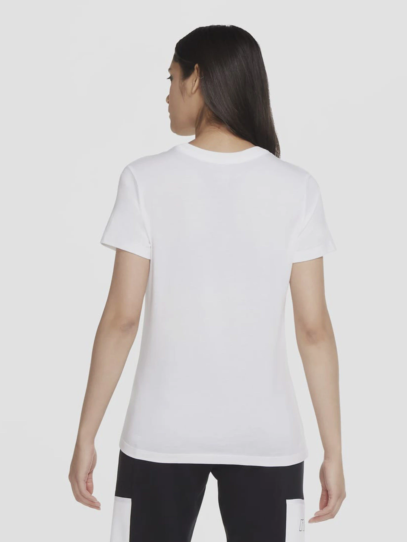 Футболки і поло NIKE Sportswear Essential модель CZ7339-101 Футболки і поло NIKE Sportswear Essential модель CZ7339-101 Фото
