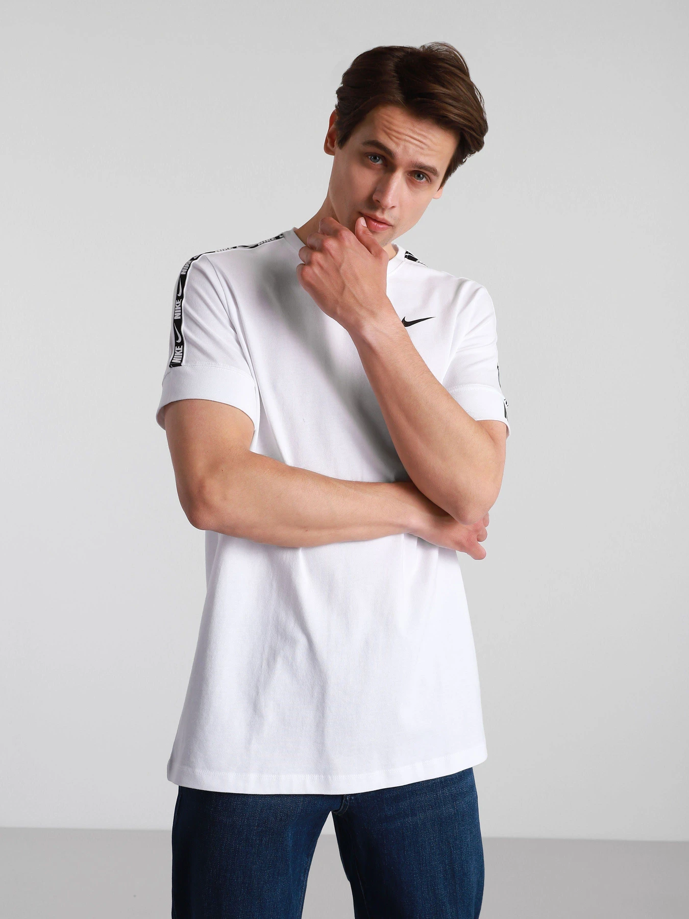 Футболки и поло NIKE Sportswear Repeat модель CZ7829-101 Футболки и поло NIKE Sportswear Repeat модель CZ7829-101 Фото