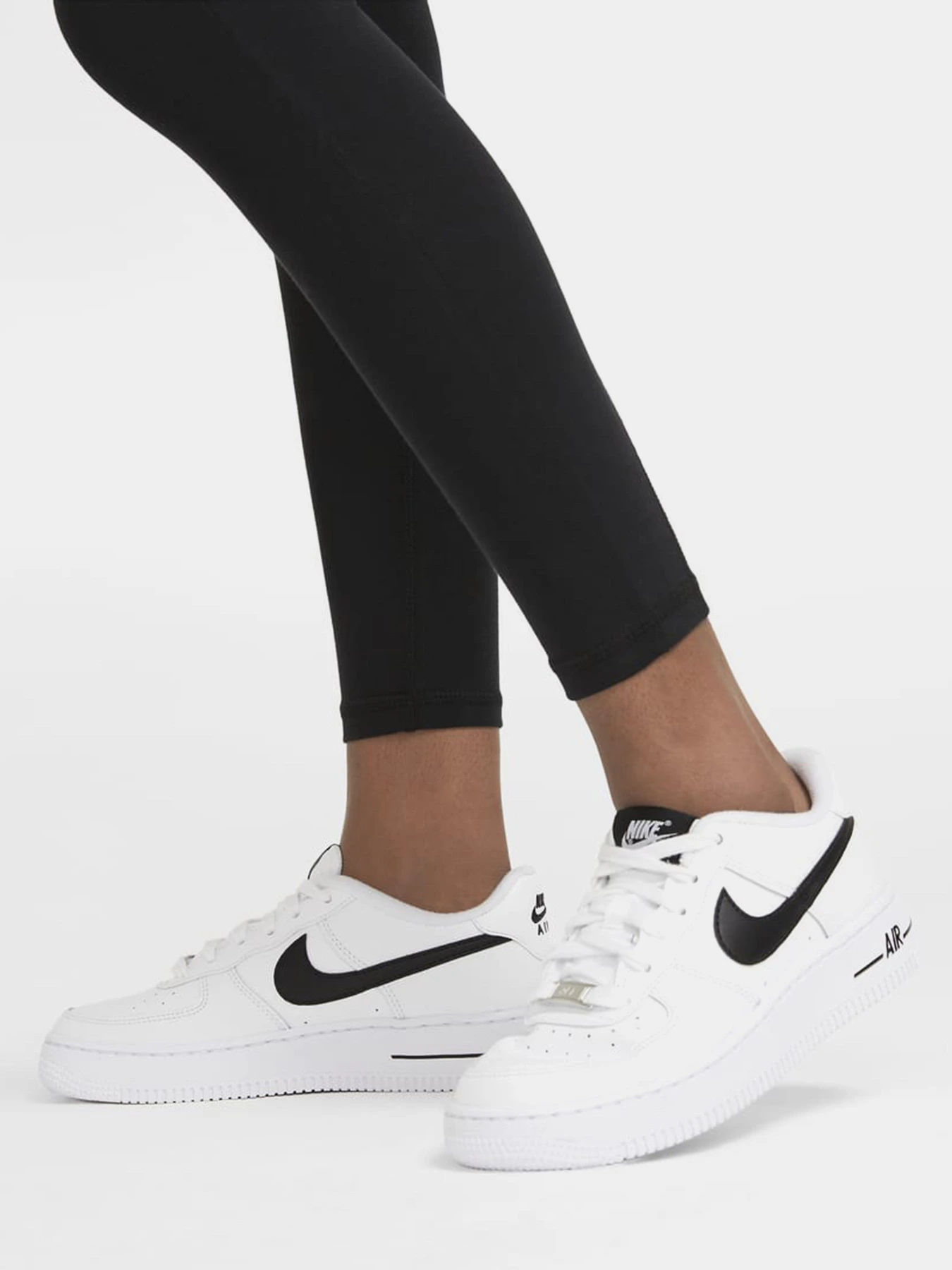Брюки NIKE Sportswear Favourites модель CU8248-010 Фото
