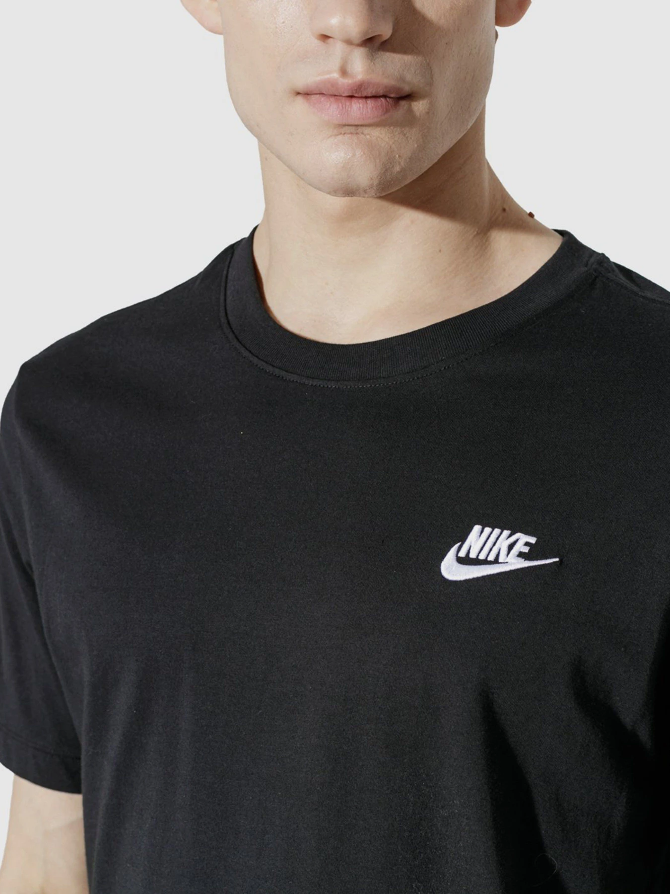 Футболки и поло NIKE SPORTSWEAR CLUB модель AR4997-013 Футболки и поло NIKE SPORTSWEAR CLUB модель AR4997-013 Фото