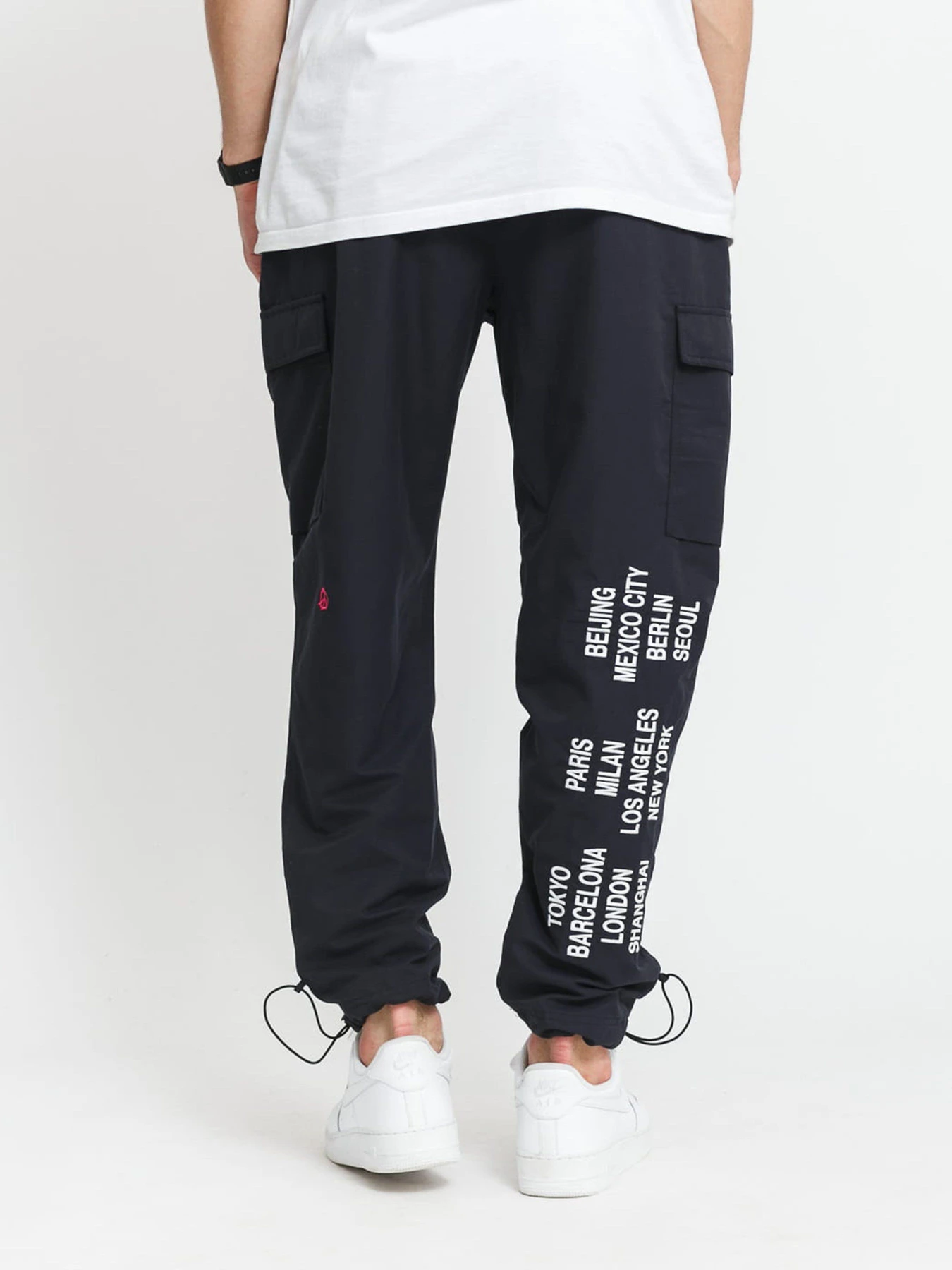 Брюки NIKE Sportswear Cargo модель DD0886-010 Фото