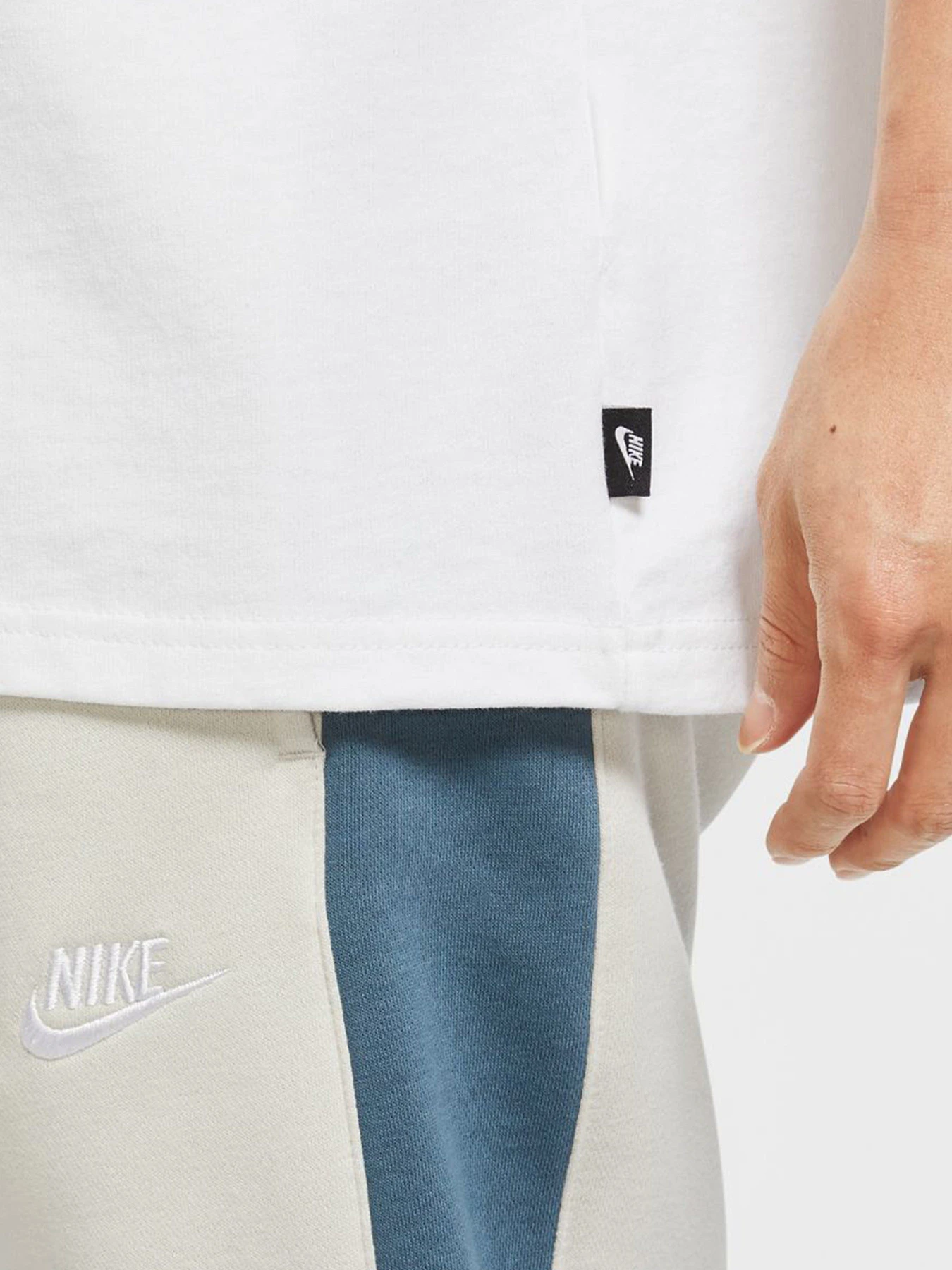 Футболки и поло NIKE NSW PREMIUM ESSENTIAL модель DB3193-100 Футболки и поло NIKE NSW PREMIUM ESSENTIAL модель DB3193-100 Фото
