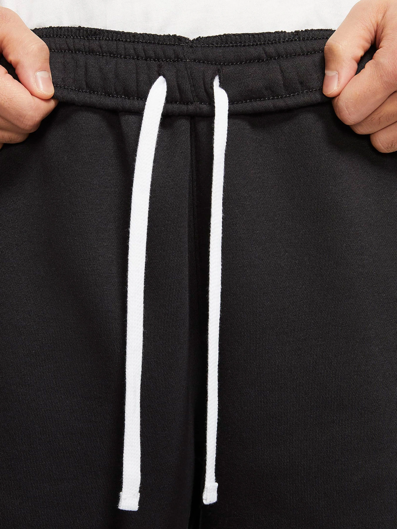 Шорты NIKE SPORTSWEAR CLUB модель BV2721-010 Шорты NIKE SPORTSWEAR CLUB модель BV2721-010 Фото