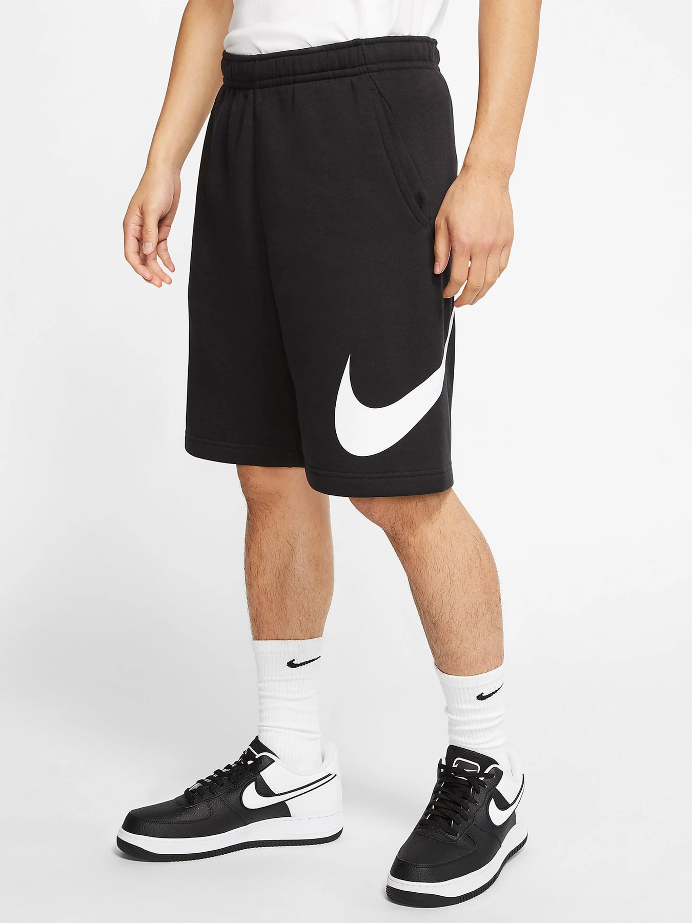 Шорты NIKE SPORTSWEAR CLUB модель BV2721-010 Шорты NIKE SPORTSWEAR CLUB модель BV2721-010 Фото