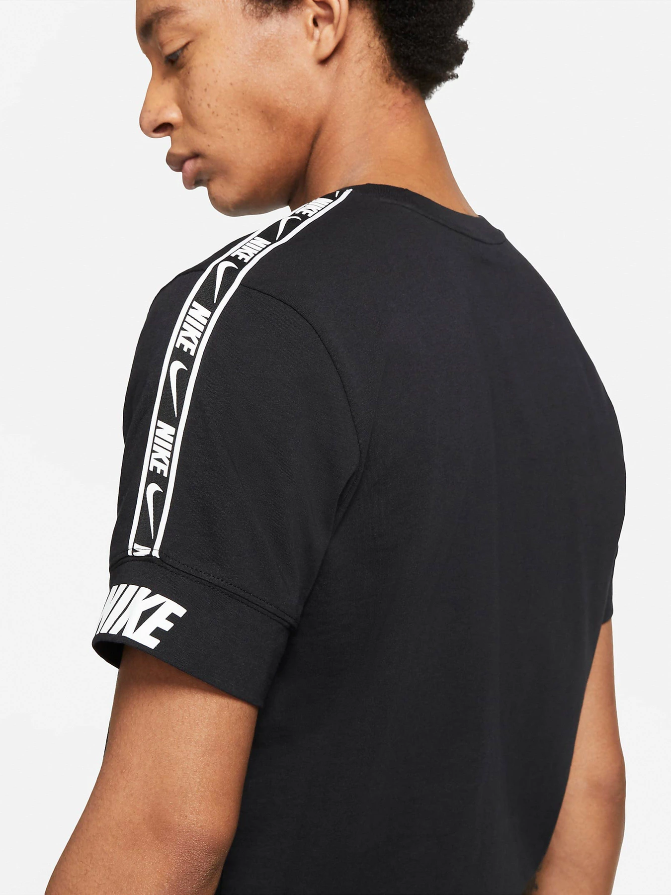 Футболки и поло NIKE Sportswear модель DD4497-010 Футболки и поло NIKE Sportswear модель DD4497-010 Фото