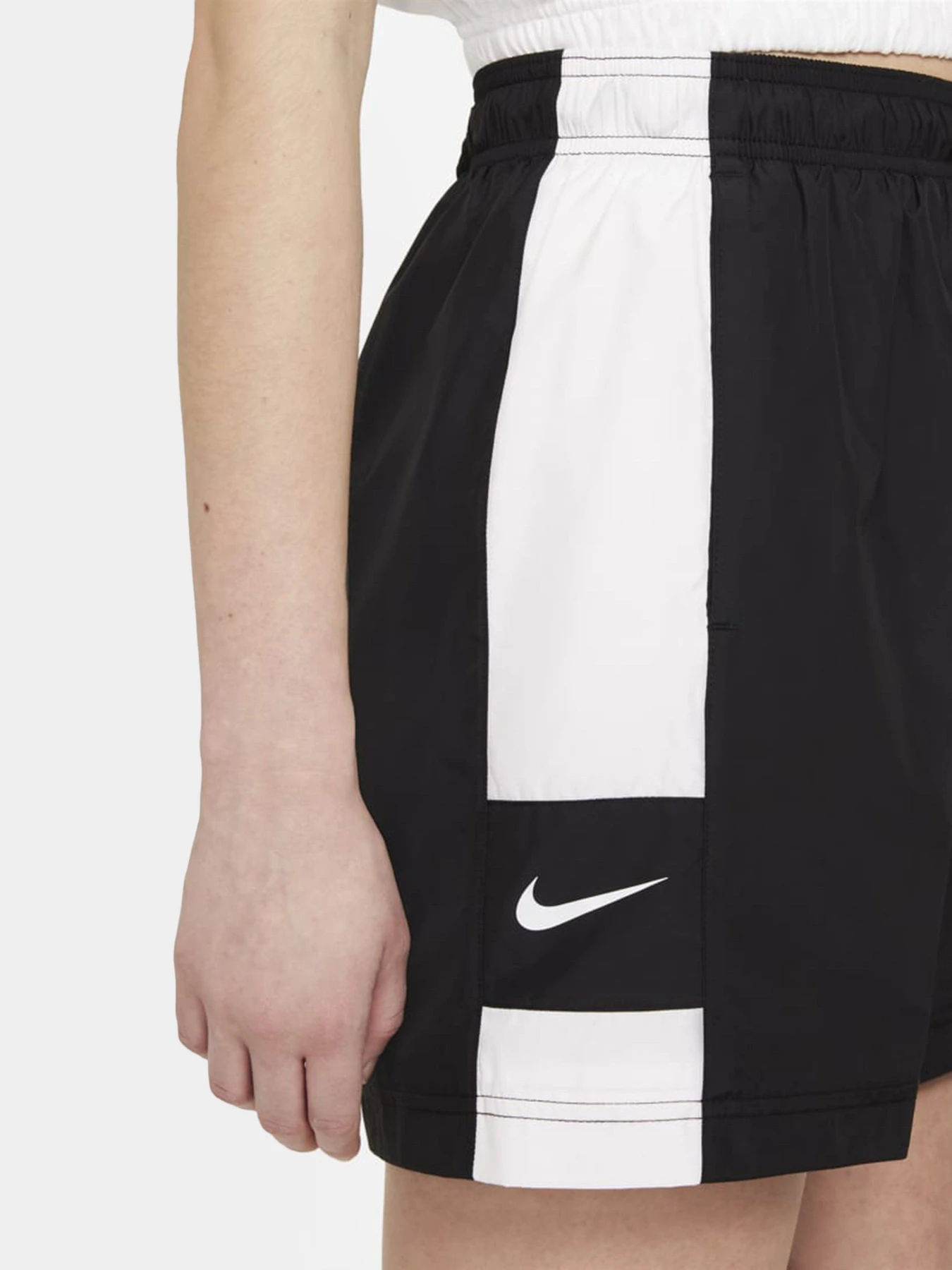 Шорты NIKE Sportswear модель CZ9741-010 Шорты NIKE Sportswear модель CZ9741-010 Фото