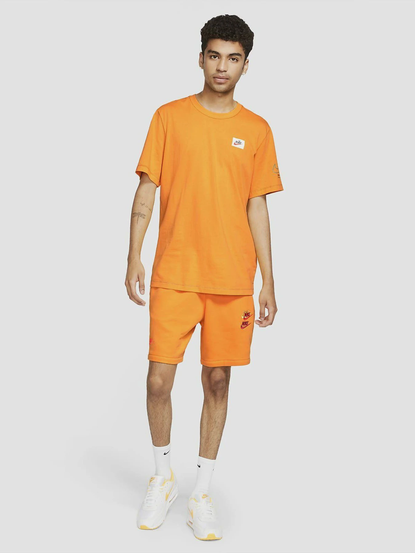 Футболки и поло NIKE Sportswear модель DJ1393-739 Футболки и поло NIKE Sportswear модель DJ1393-739 Фото