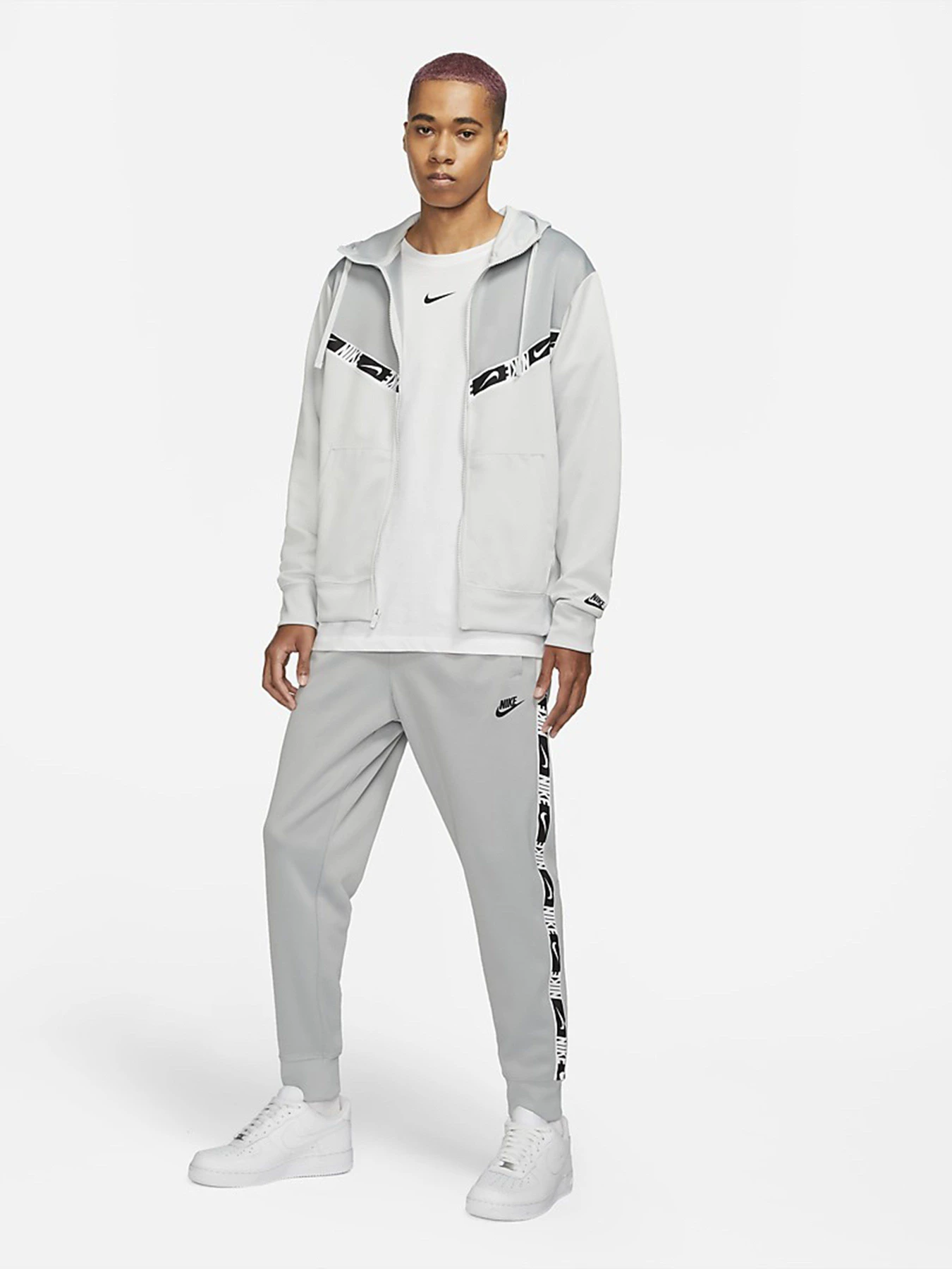 Худи и свитшоты NIKE Sportswear модель DM4672-025 Фото