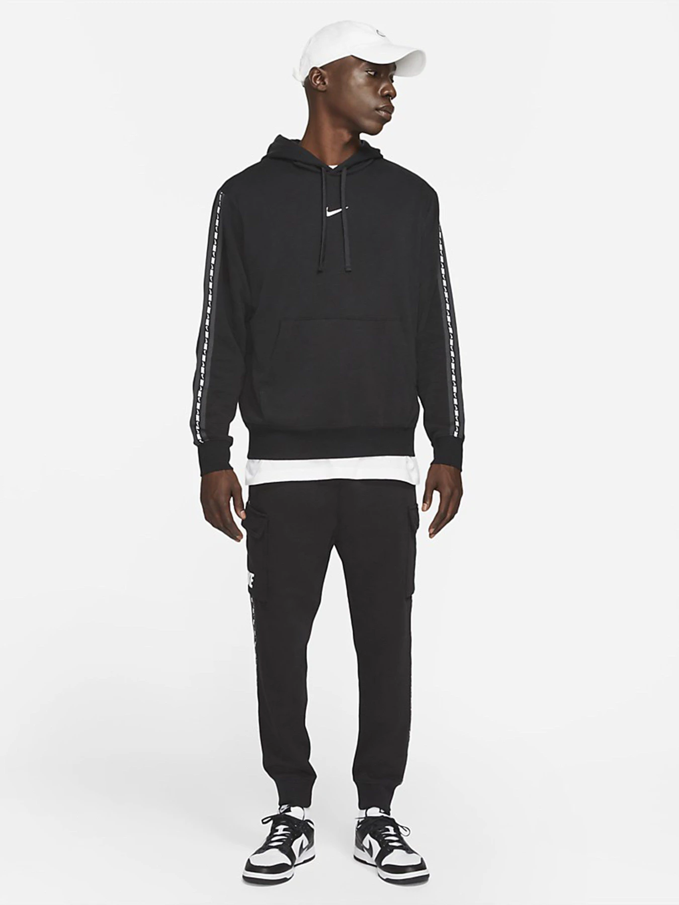 Штани NIKE Sportswear модель DM4680-010 Штани NIKE Sportswear модель DM4680-010 Фото