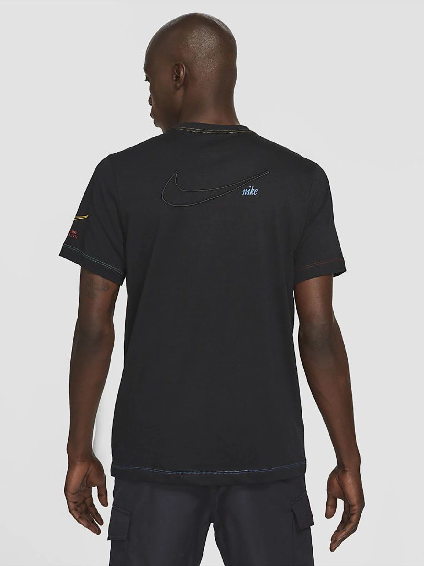 Футболки и поло NIKE Sportswear модель DJ1393-010 Футболки и поло NIKE Sportswear модель DJ1393-010 Фото