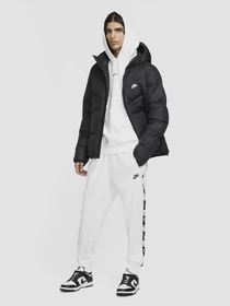 Куртки та дублянки NIKE Sportswear Storm-FIT Windrunner модель DD6795-010 Фото