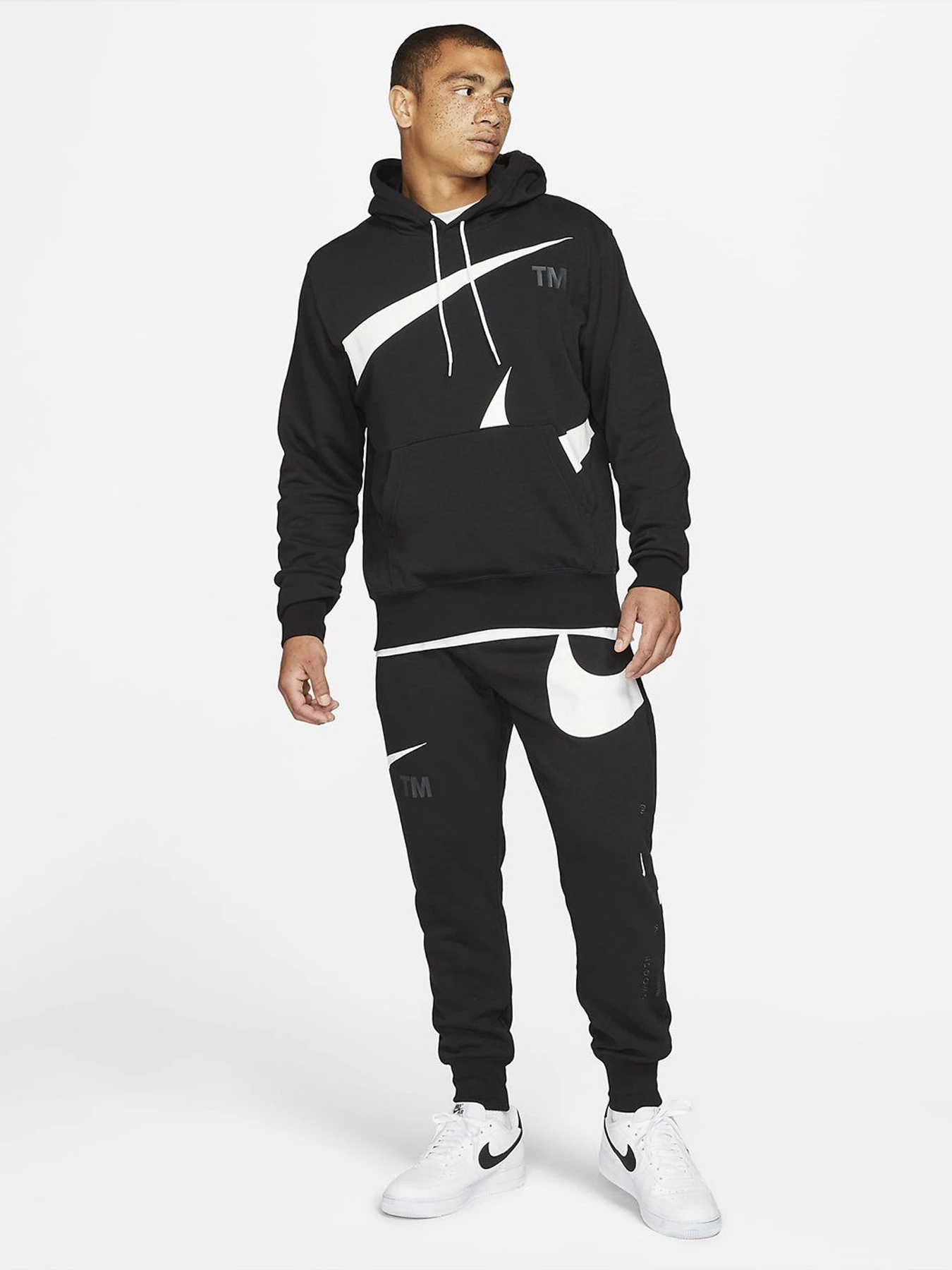 Худи и свитшоты NIKE Sportswear Swoosh Hoodie модель DD6011-010 Худи и свитшоты NIKE Sportswear Swoosh Hoodie модель DD6011-010 Фото