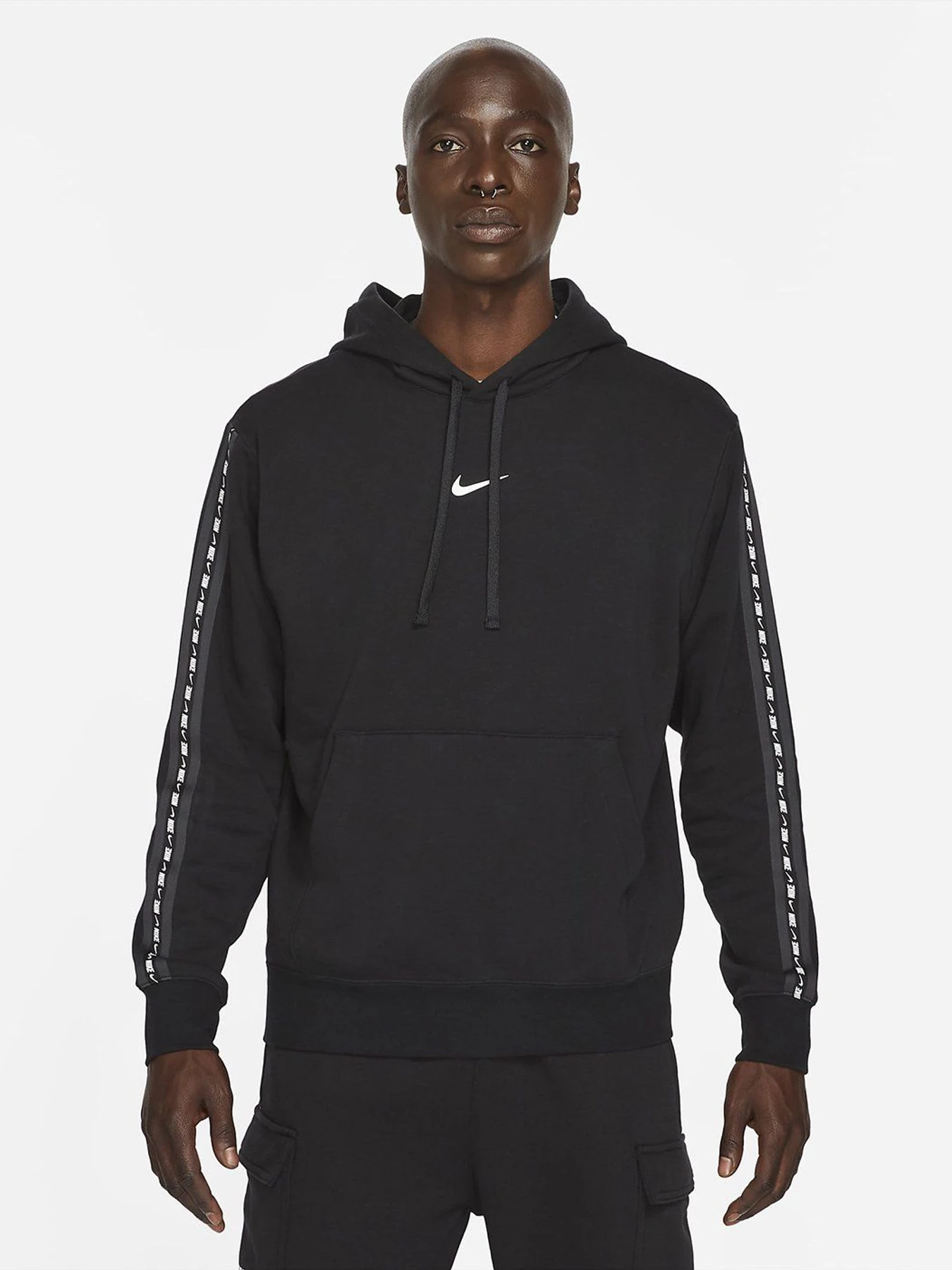 Худі та світшоти NIKE Sportswear модель DM4676-010 Фото