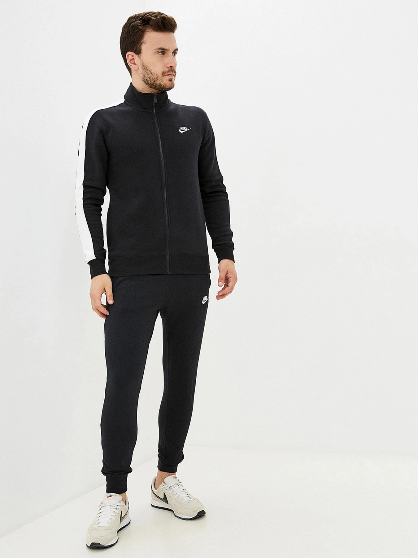 Худі та світшоти NIKE Sportswear Club Brushed-Back Jacket модель DD7010-010 Худі та світшоти NIKE Sportswear Club Brushed-Back Jacket модель DD7010-010 Фото