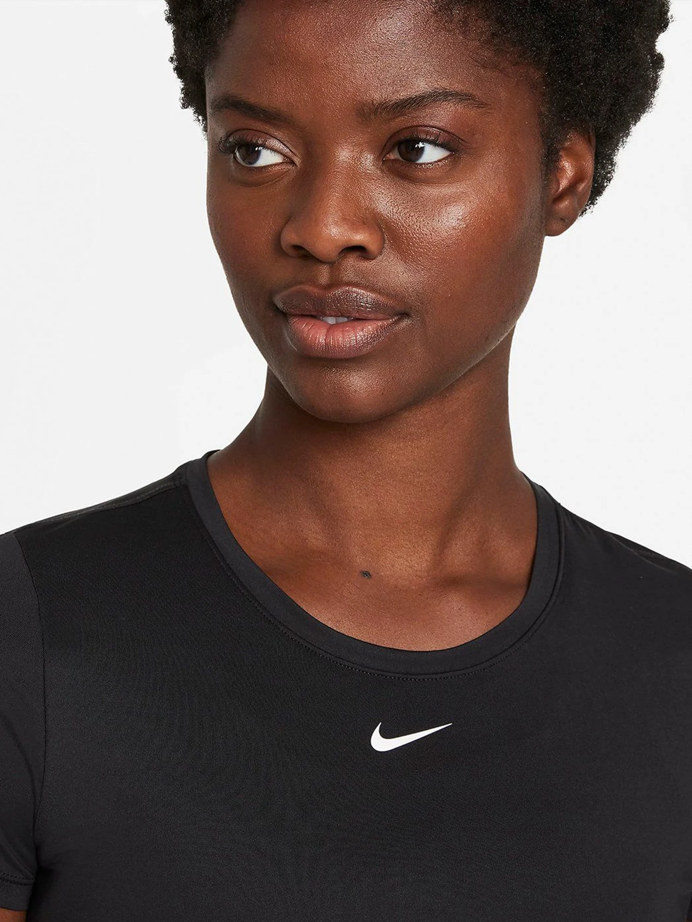 Футболки и поло NIKE Dri-FIT One Slim-Fit модель DD0626-010 Футболки и поло NIKE Dri-FIT One Slim-Fit модель DD0626-010 Фото