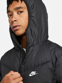 Куртки и дубленки NIKE Sportswear Storm-FIT Windrunner модель DD6788-010 Фото