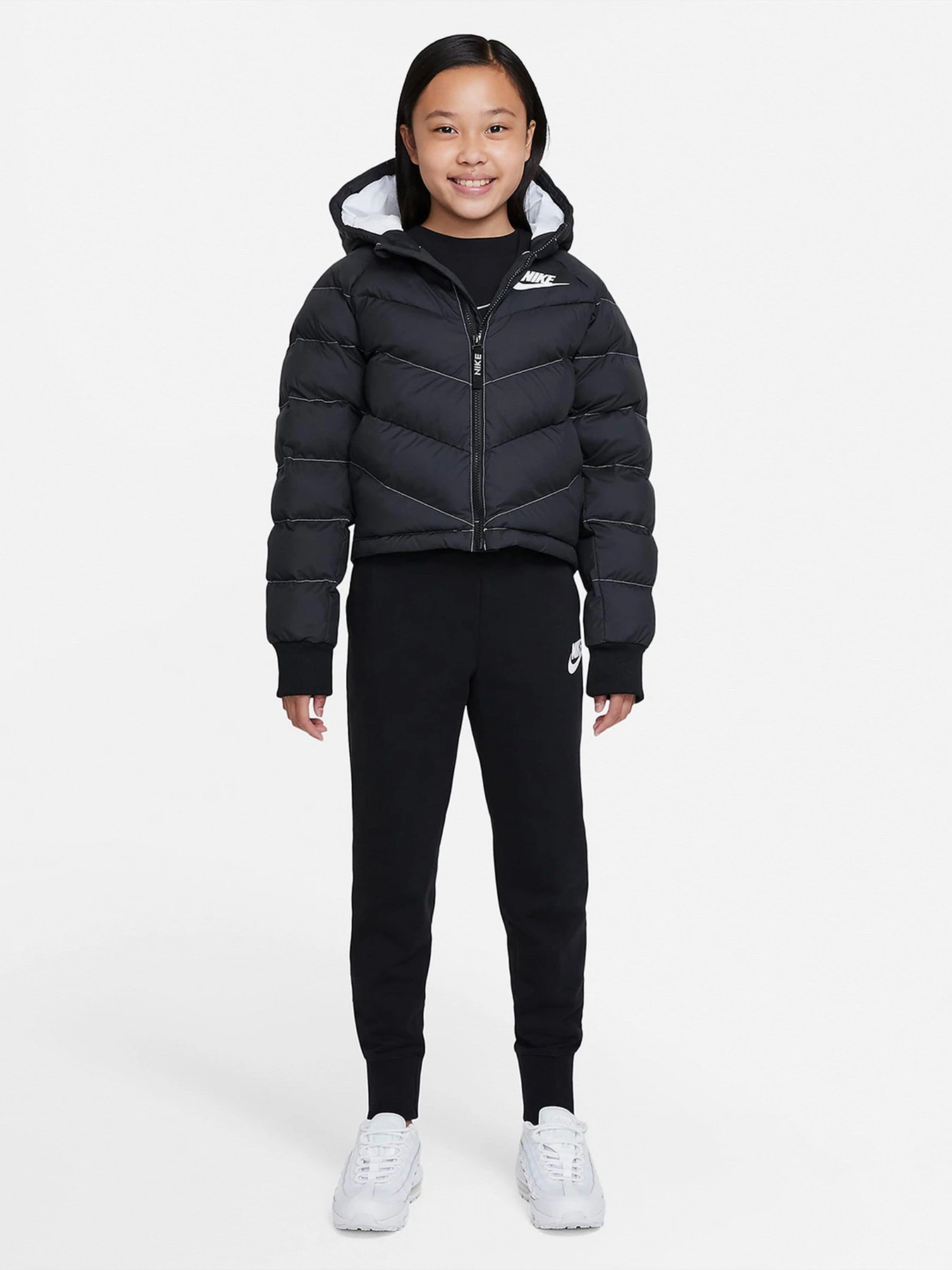 Куртки и дубленки NIKE Sportswear Synthetic Fill Hooded модель DD7134-010 Куртки и дубленки NIKE Sportswear Synthetic Fill Hooded модель DD7134-010 Фото
