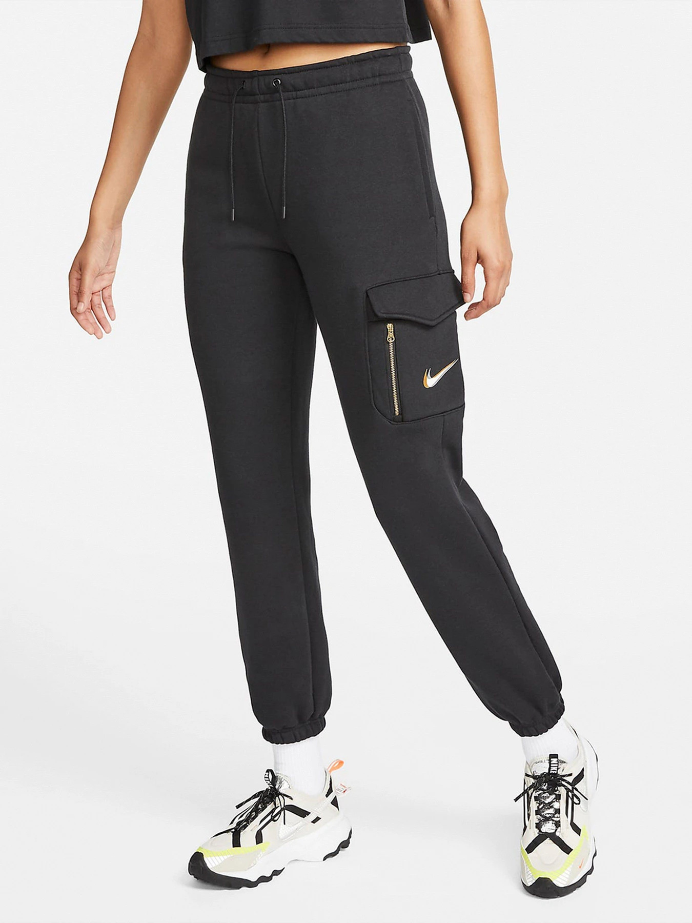 Брюки NIKE Sportswear Fleece Cargo модель DO2571-010 Брюки NIKE Sportswear Fleece Cargo модель DO2571-010 Фото