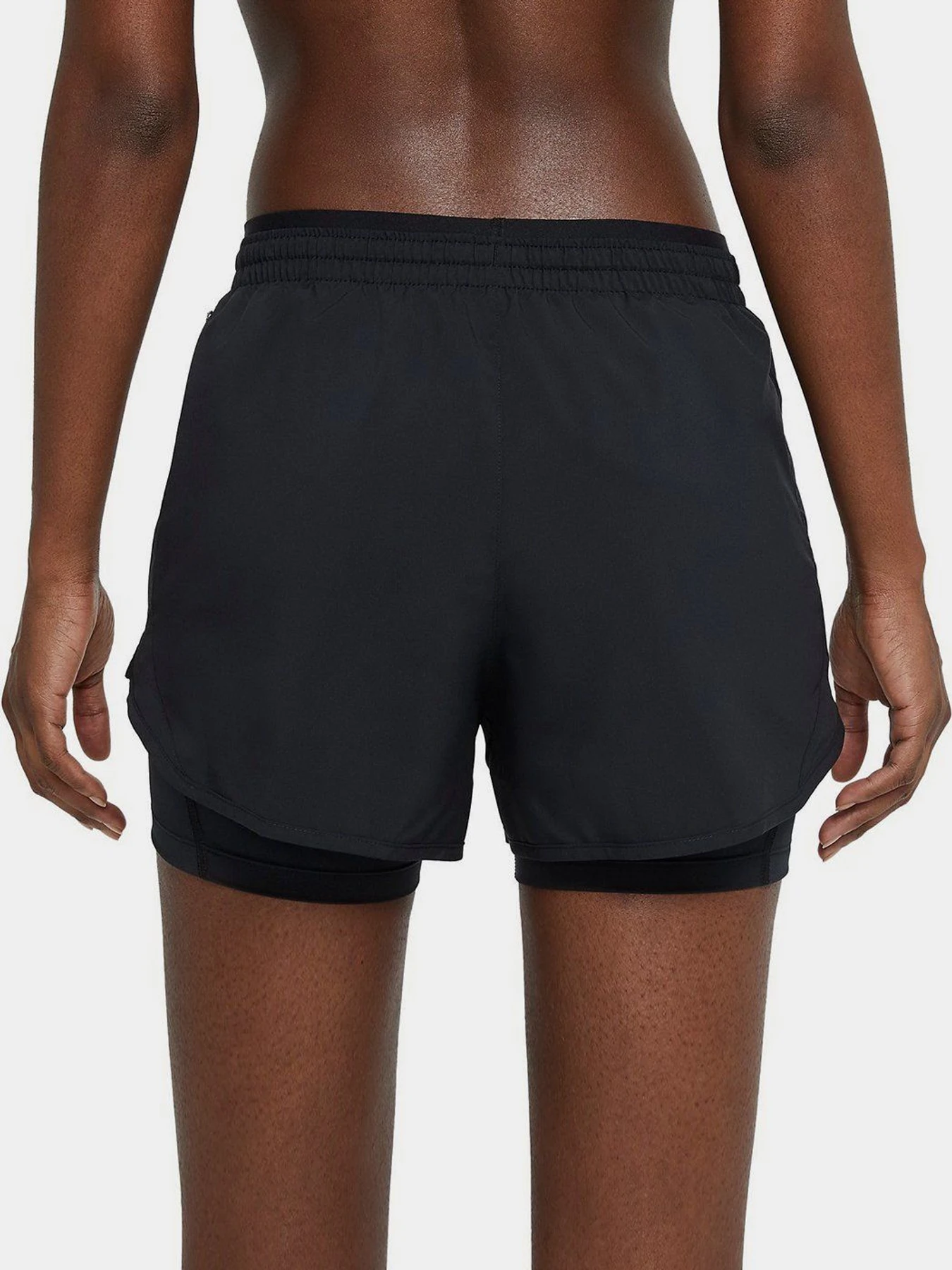 Шорты NIKE Tempo Luxe 2in1 модель CZ9574-010 Шорты NIKE Tempo Luxe 2in1 модель CZ9574-010 Фото