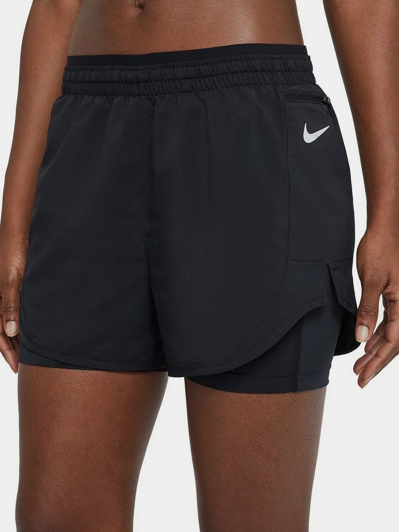 Шорты NIKE Tempo Luxe 2in1 модель CZ9574-010 Шорты NIKE Tempo Luxe 2in1 модель CZ9574-010 Фото