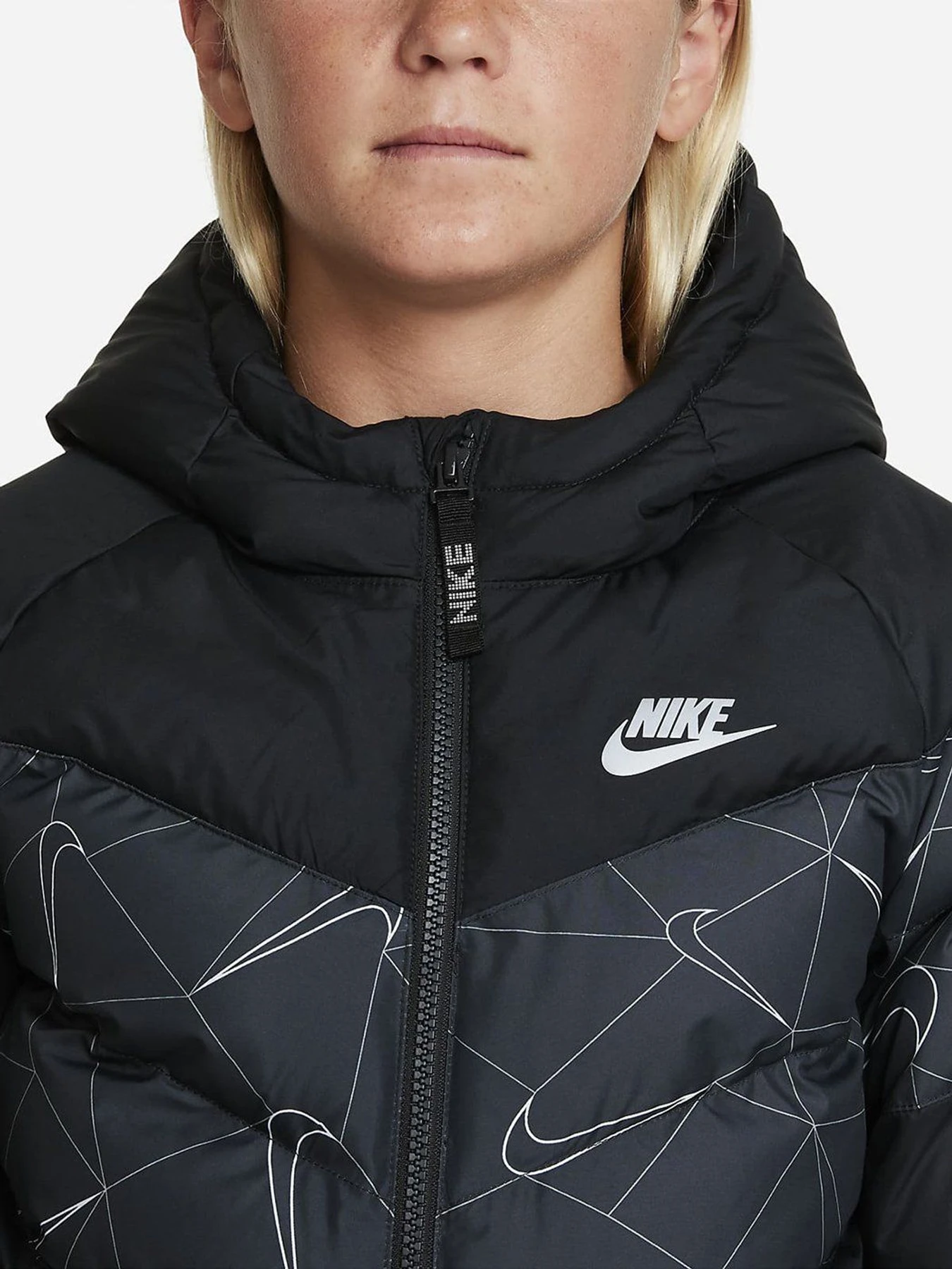 Куртки та дублянки NIKE U NSW SYN FILL AOP модель DJ8530-010 Куртки та дублянки NIKE U NSW SYN FILL AOP модель DJ8530-010 Фото