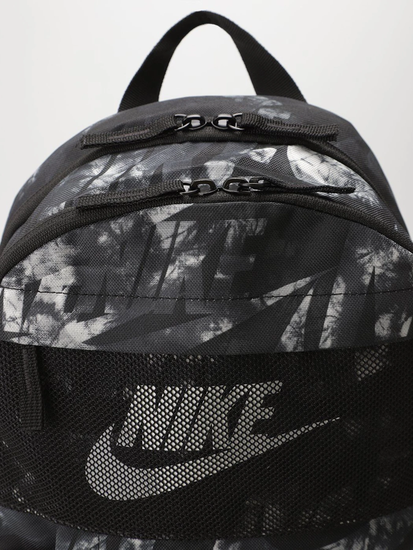 Рюкзаки NIKE ELMNTL BKPK модель DA7760-010 Рюкзаки NIKE ELMNTL BKPK модель DA7760-010 Фото